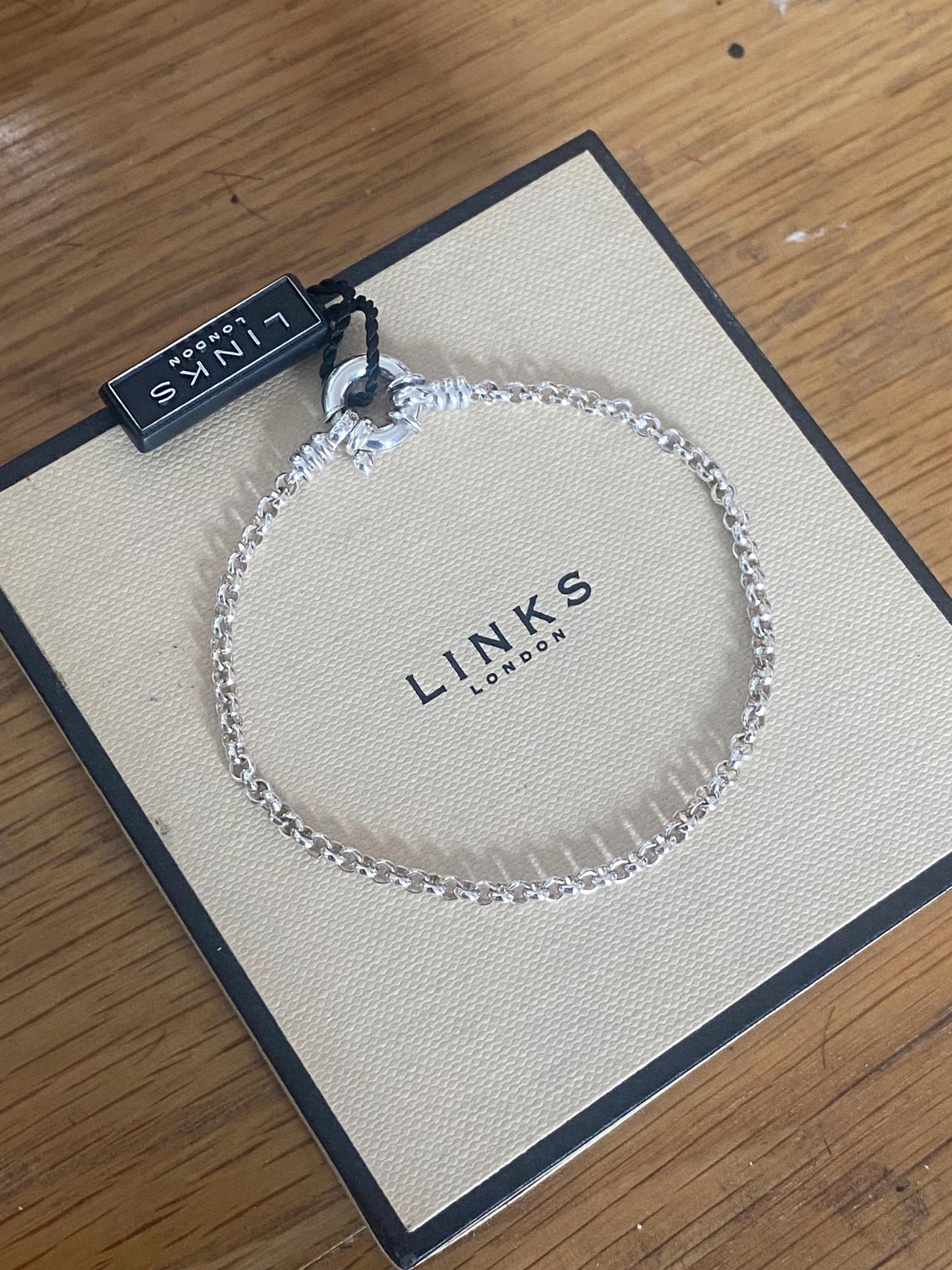 Beautiful brand new genuine Links of London Belcher Chain Bracelet with Senorita Clasp, sterling silver, assay hallmarked