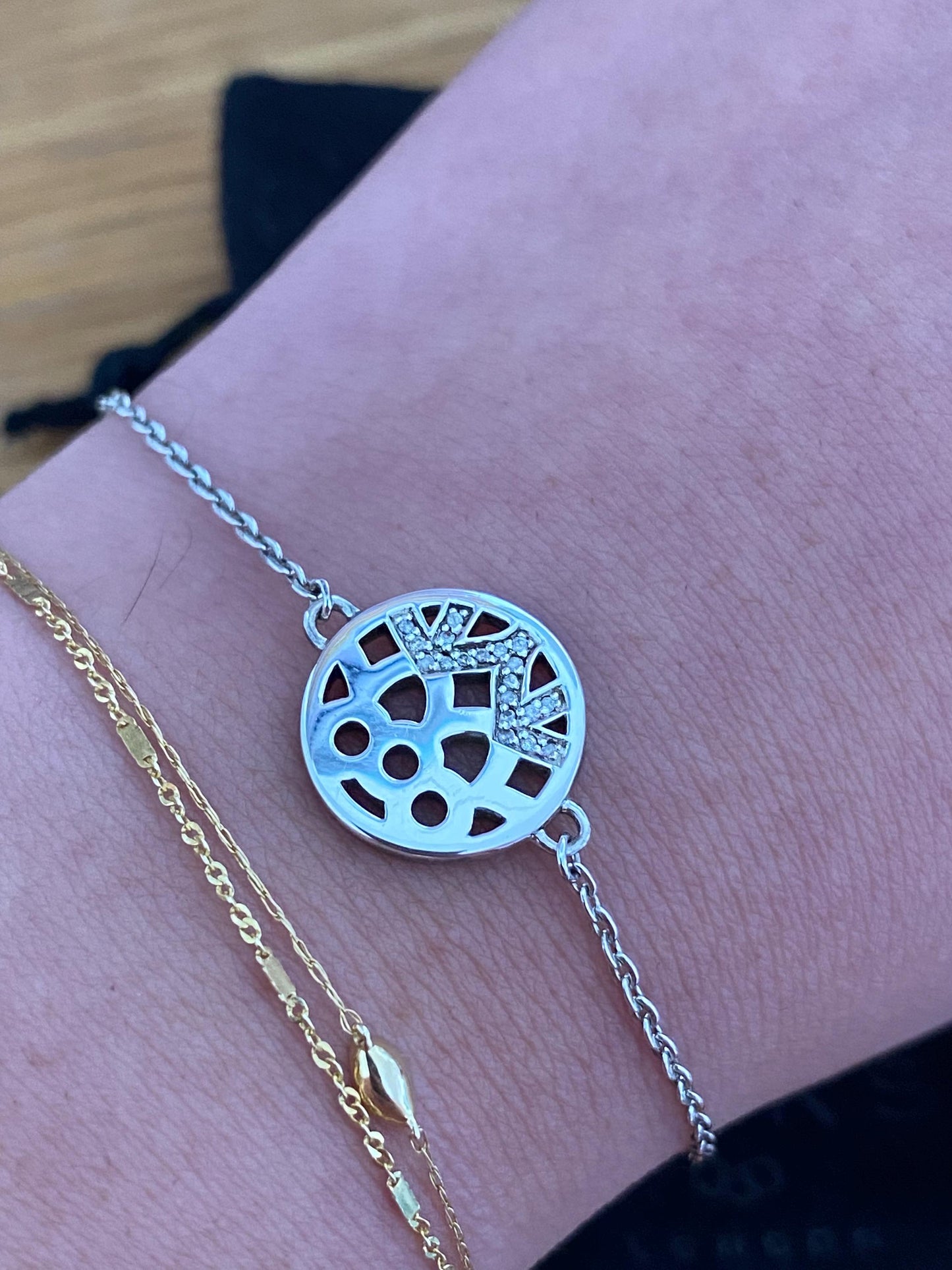 stunning Limited Edition Links of London Timeless Diamond Bracelet, lovely condition, with pouch