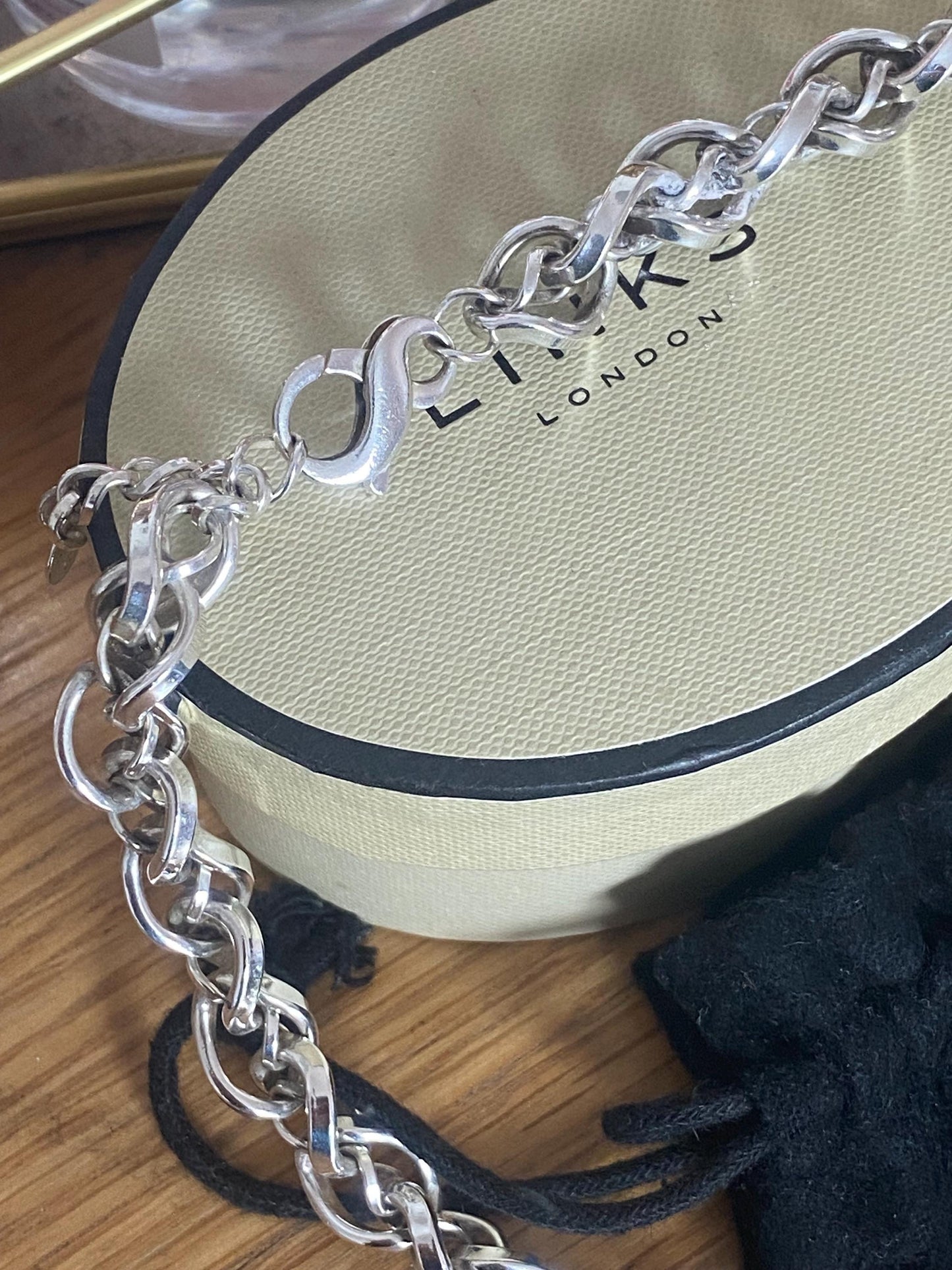 Rare heavy Genuine LINKS OF LONDON Hallmarked Silver infinity necklace With Box