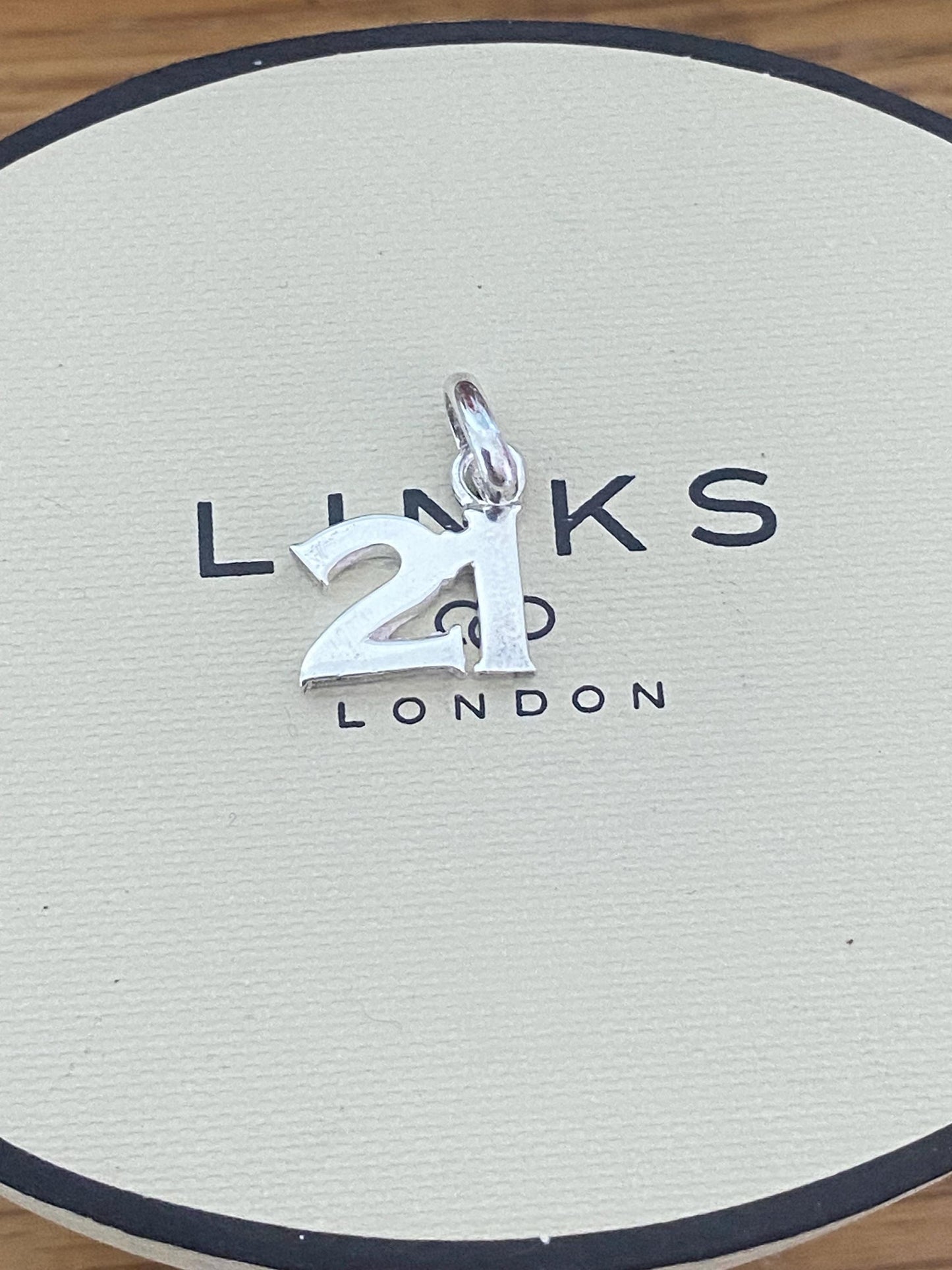 Beautiful genuine rare Links of London sterling silver number ‘21’ charm