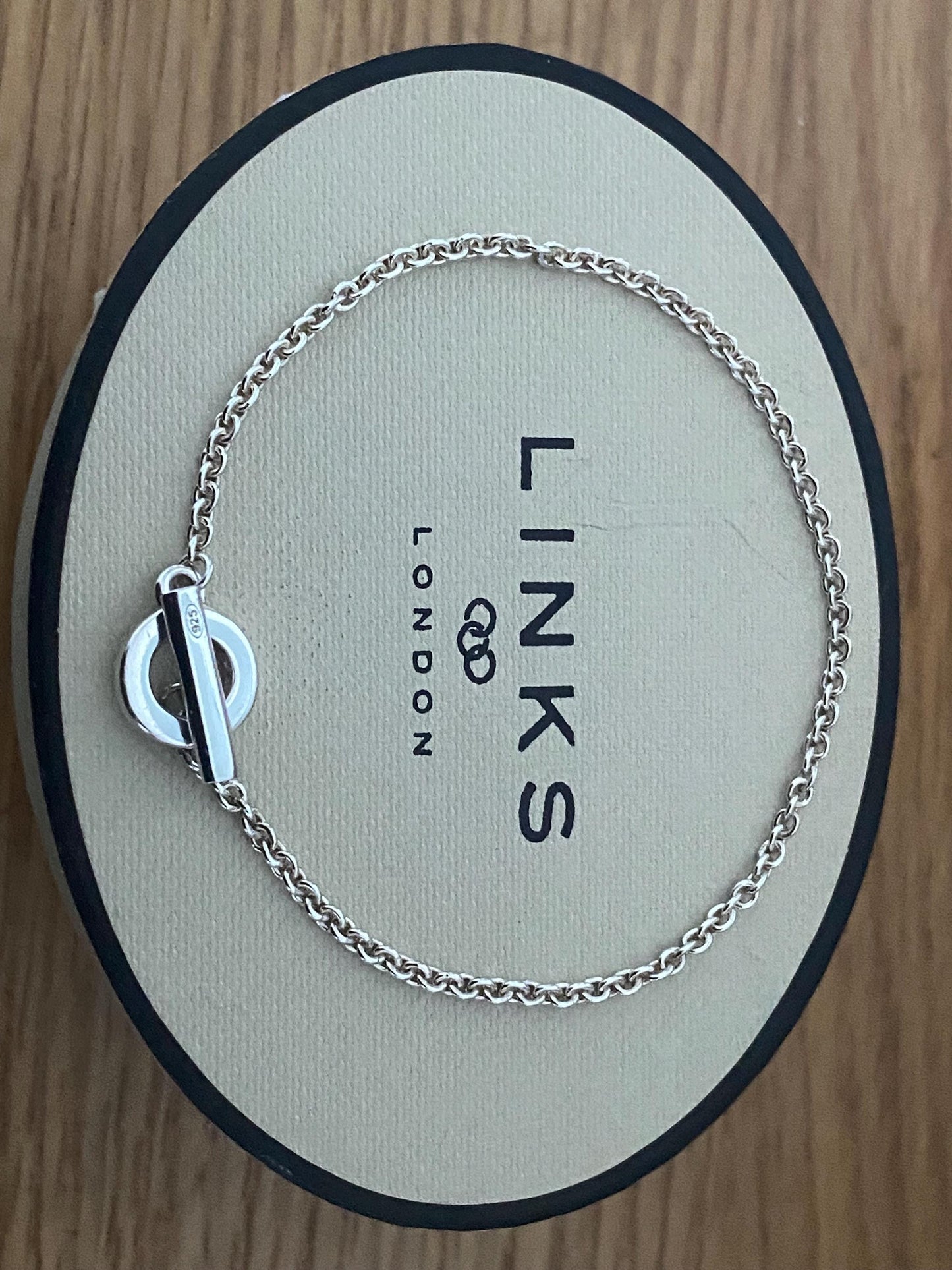 Elegant vintage and rare links of London toggle bracelet 7.25”, genuine, with box