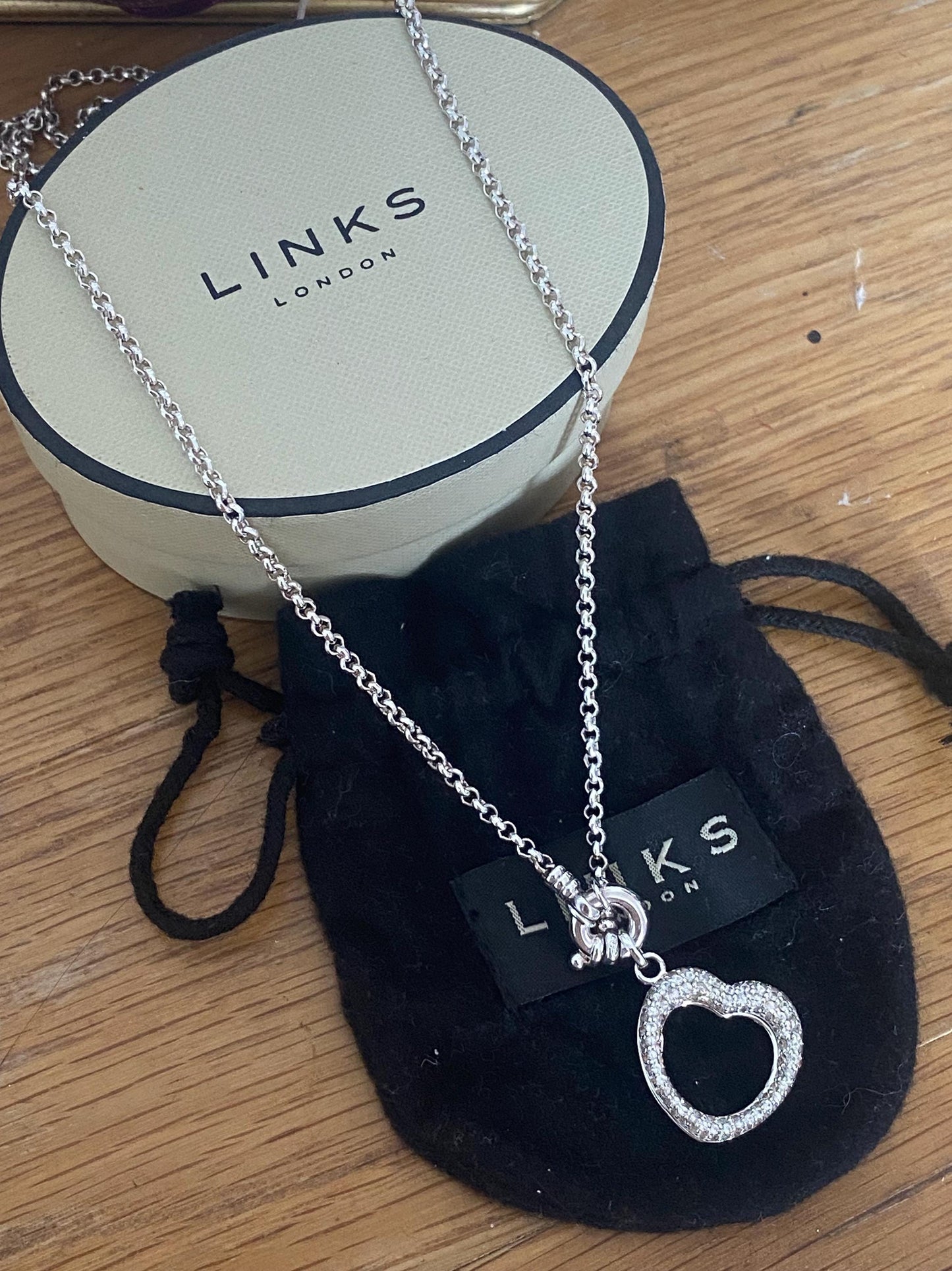 Genuine LINKS OF LONDON Sterling Silver Hallmarked Belcher Necklace With kindred hearts charm, Boxed