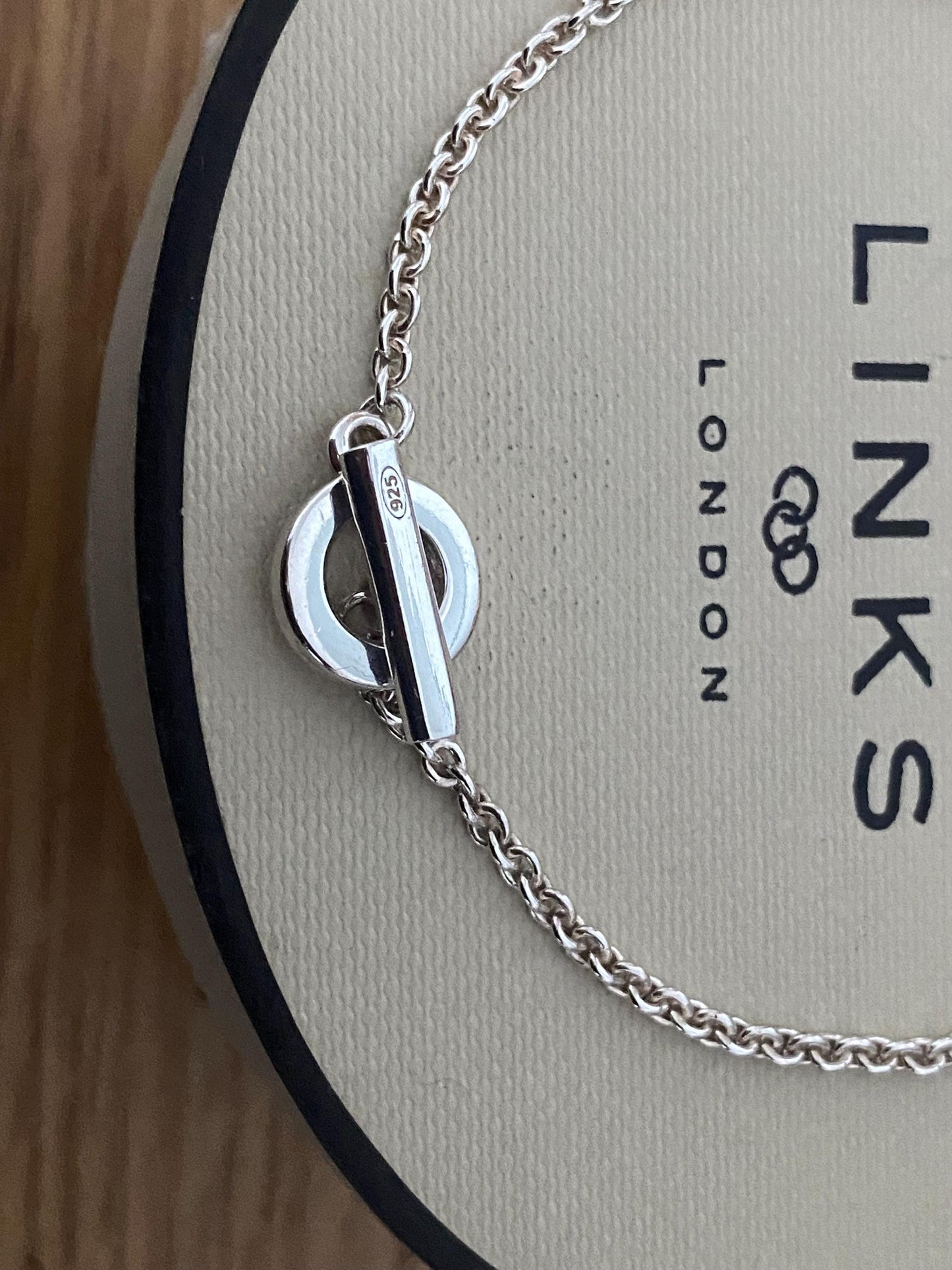 Elegant vintage and rare links of London toggle bracelet 7.25”, genuine, with box