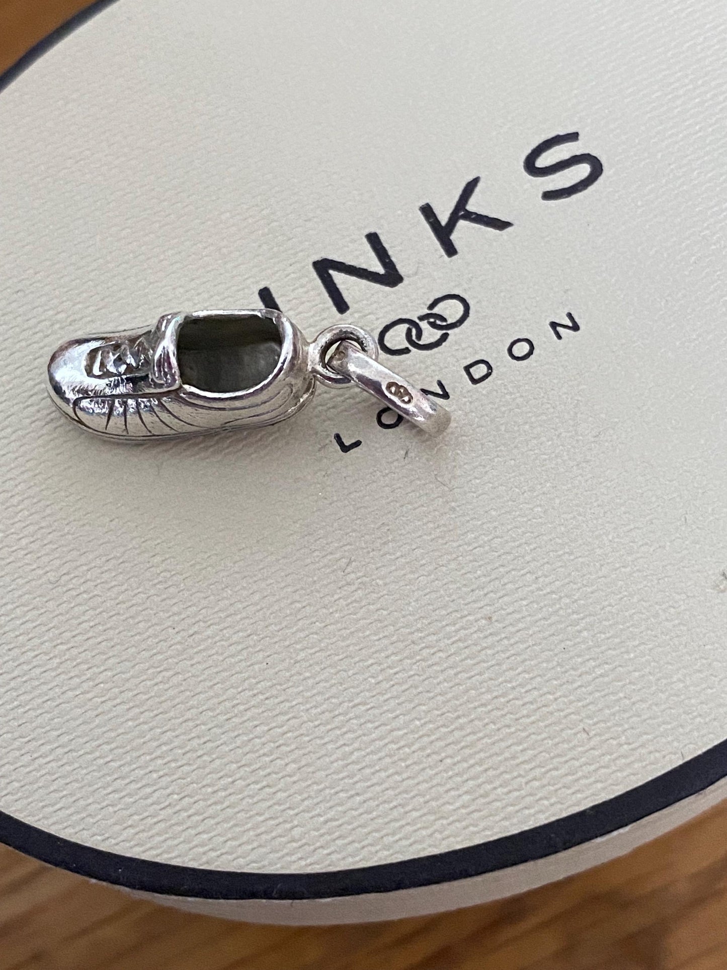 Beautiful vintage genuine rare hallmarked Links of London sterling silver shoe/trainer charm