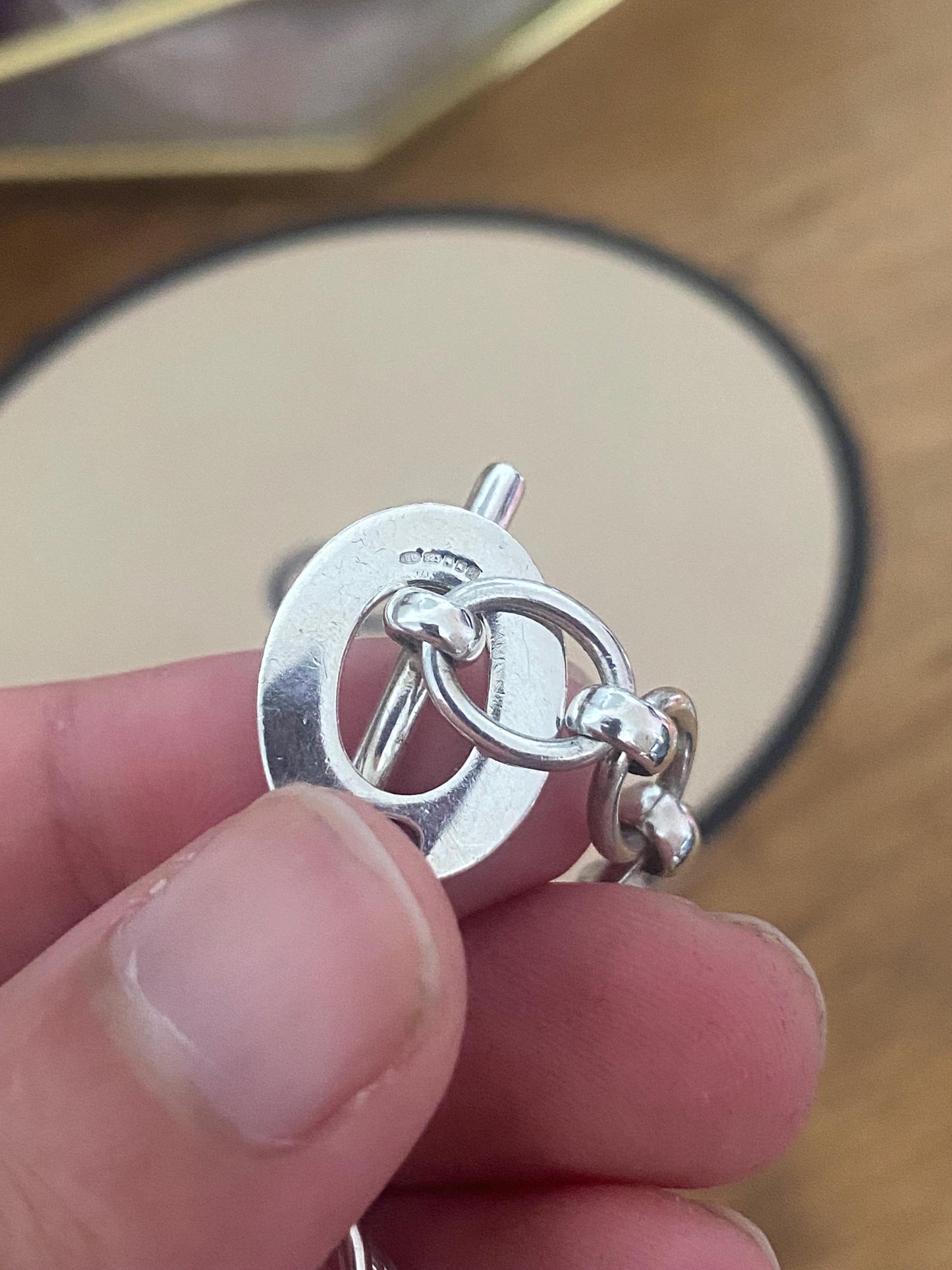 Rare and retired Genuine LINKS OF LONDON Hallmarked Silver Toggle Logo Bracelet with heart charm