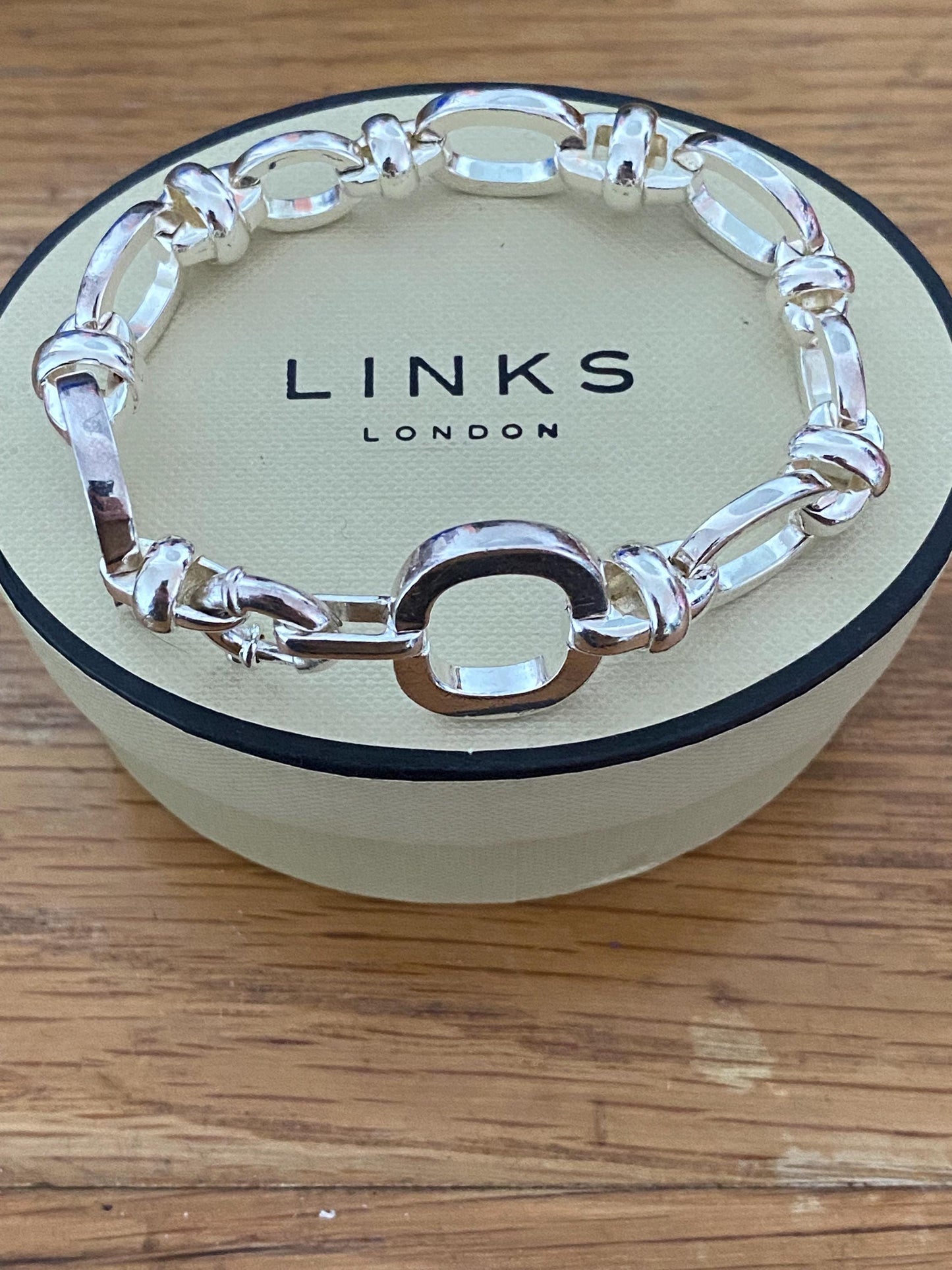 Beautiful genuine Links of London Brit Lines chunky Chain Bracelet with Senorita Clasp, sterling silver, assay hallmarked