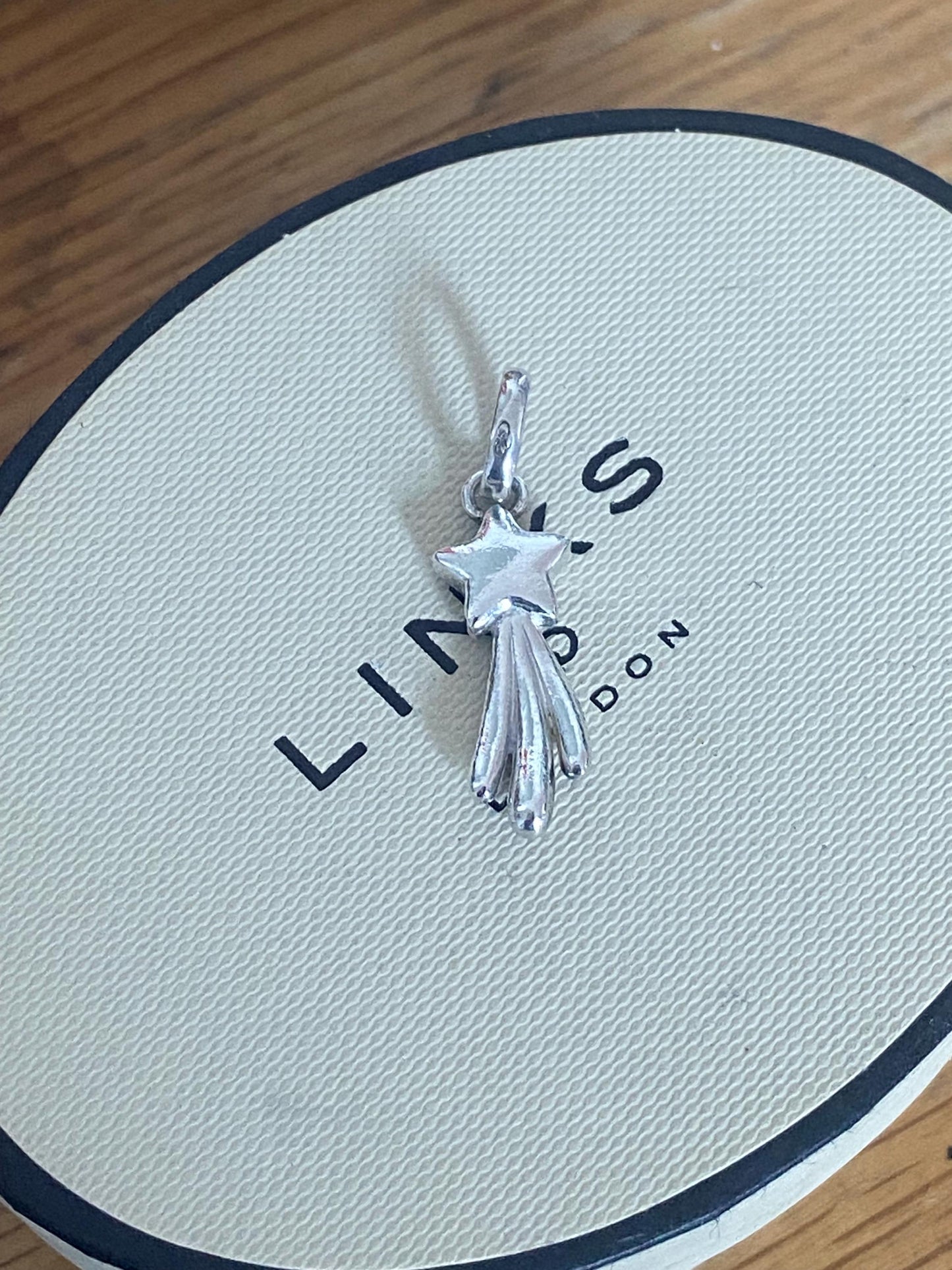 Rare Links of London shooting star charm sterling silver, great condition, genuine