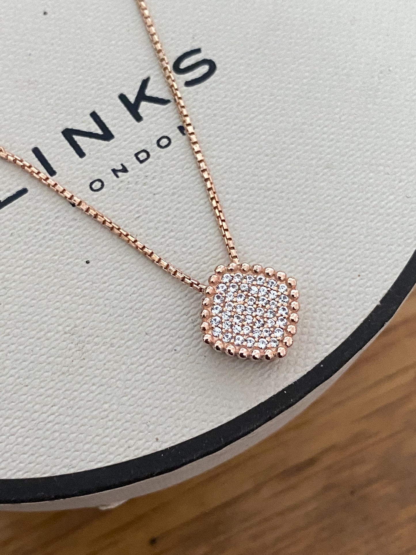Gorgeous Links of London 18ct rose gold vermail and topaz “pure” necklace, hallmarked, genuine