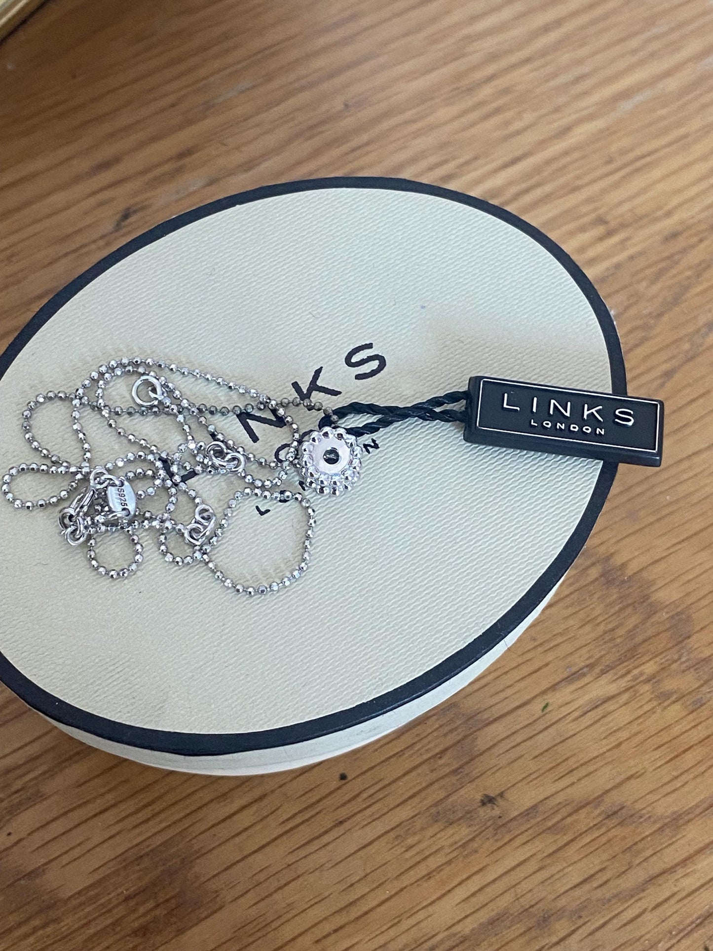 Stunning brand new LINKS OF LONDON Effervescence Petite Blue Diamond Necklace, with box