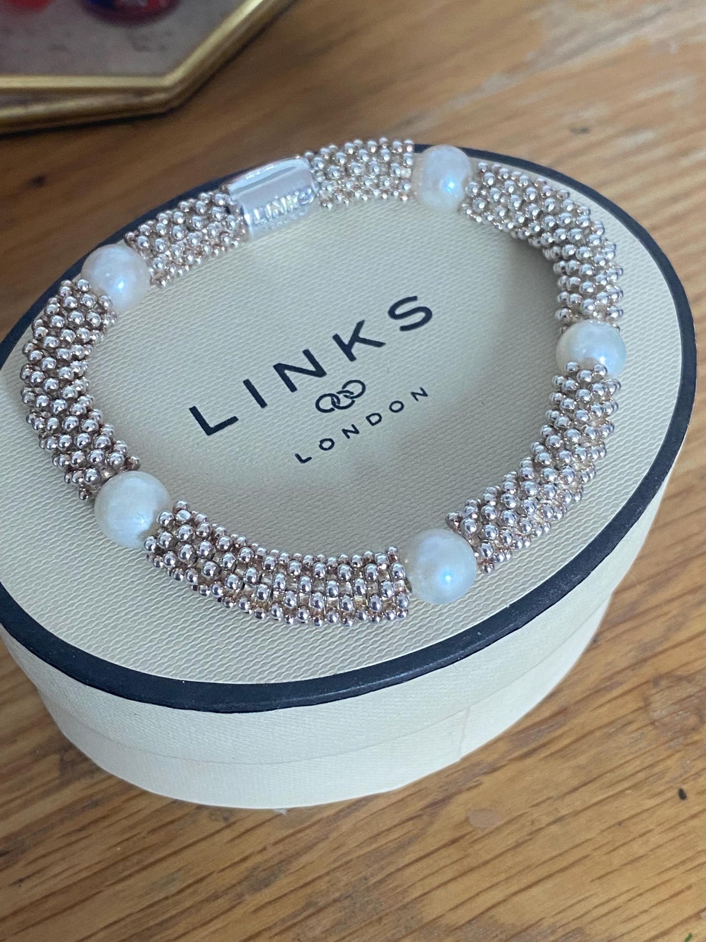 Beautiful Effervescent Star Stretchy Links of London Sterling Silver Sweetie Bracelet with pearls, size medium