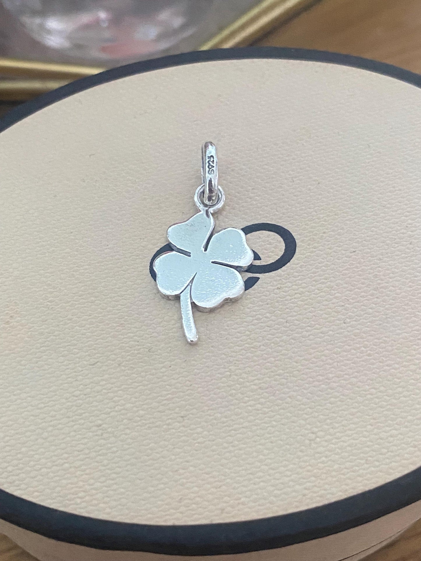 cute genuine rare Links of London sterling silver clover hallmarked charm