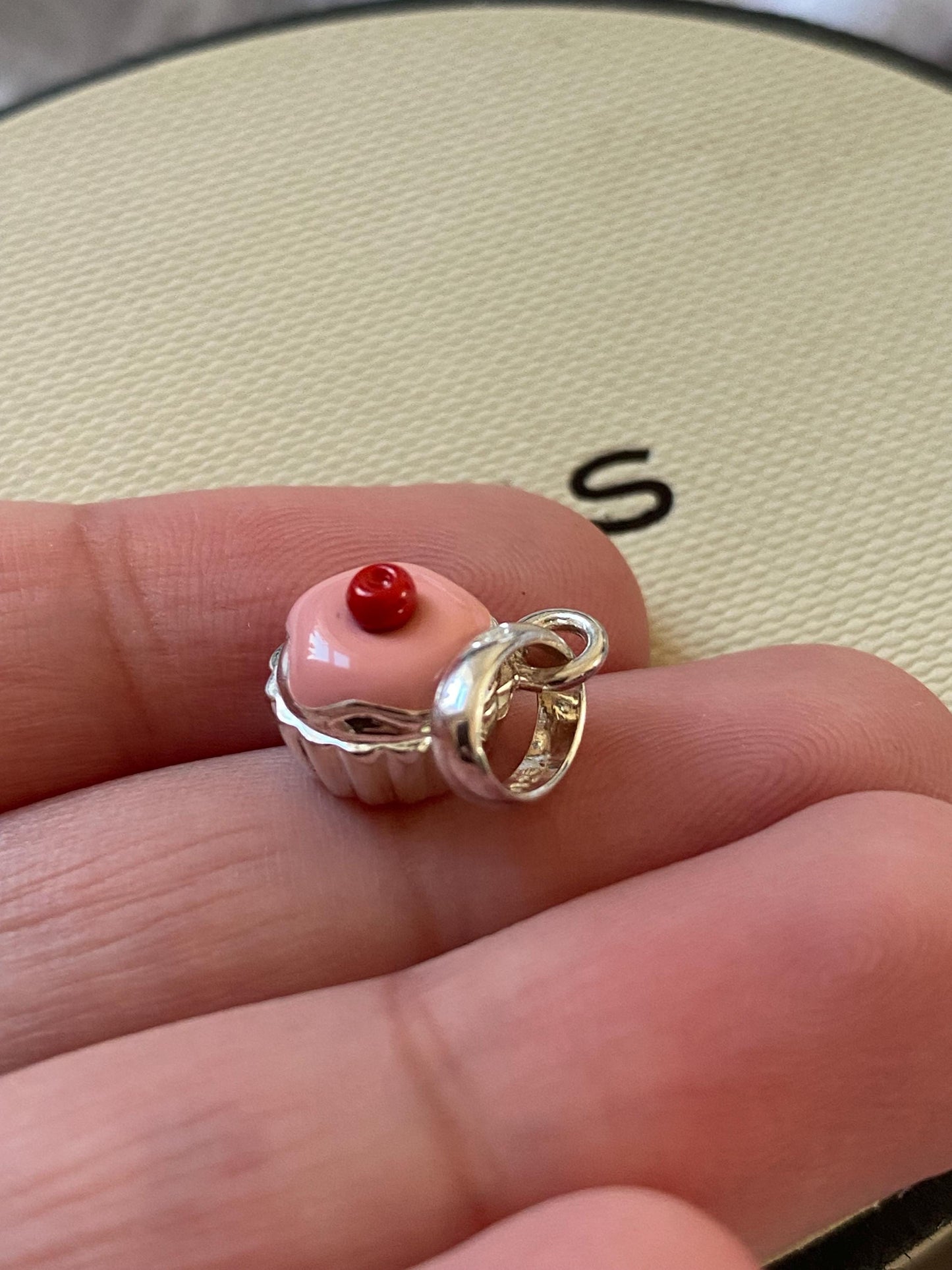 Cute genuine rare Links of London cupcake enamel and silver hallmarked charm