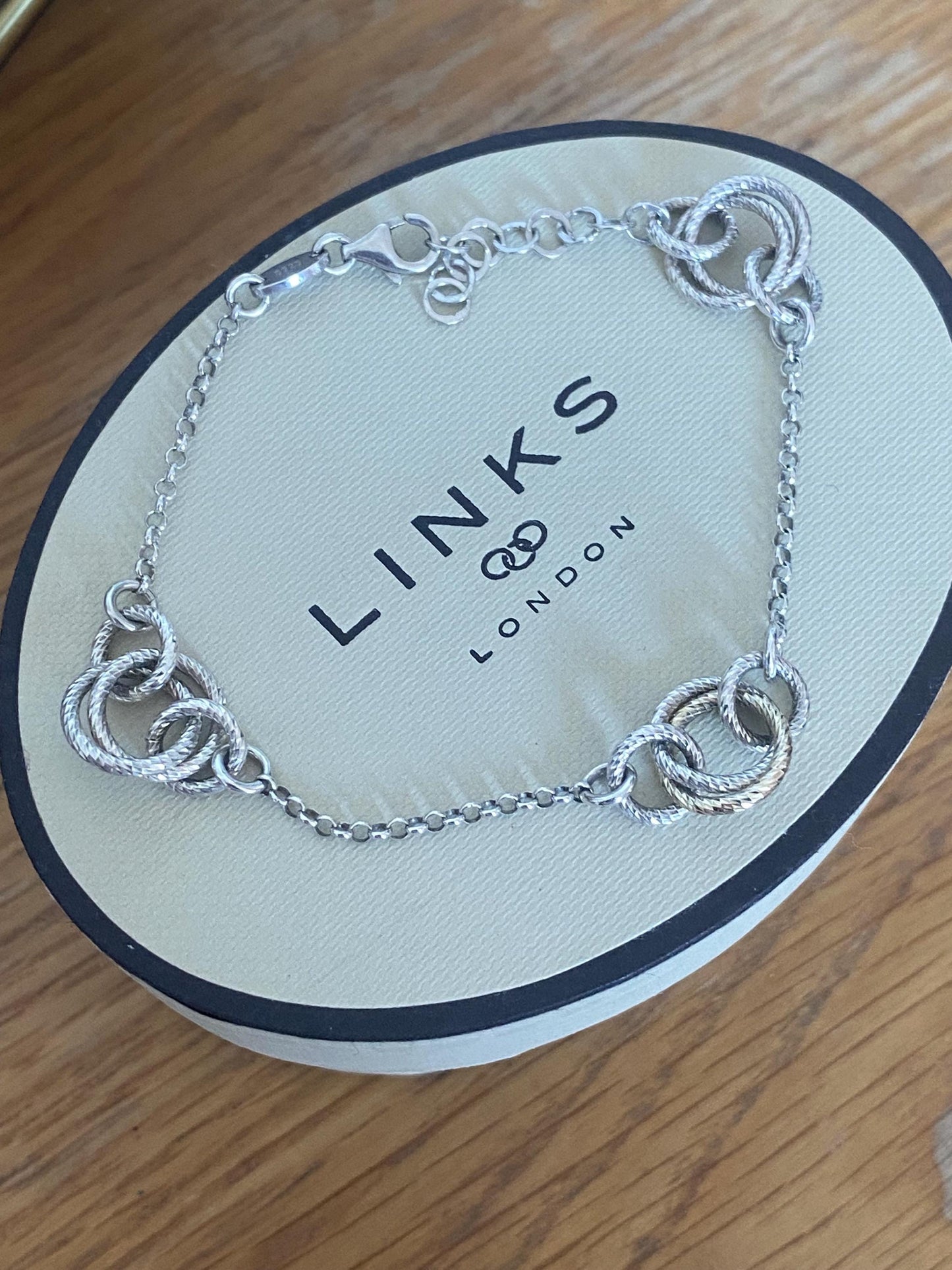 Stunning Links of London aroura bracelet, sterling silver, genuine