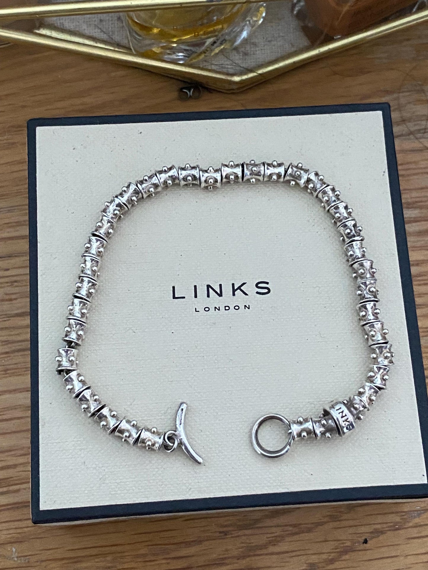Beautiful Links of London Allsort toggle Bracelet, Sterling Silver, Assay hallmarked, Genuine, Boxed