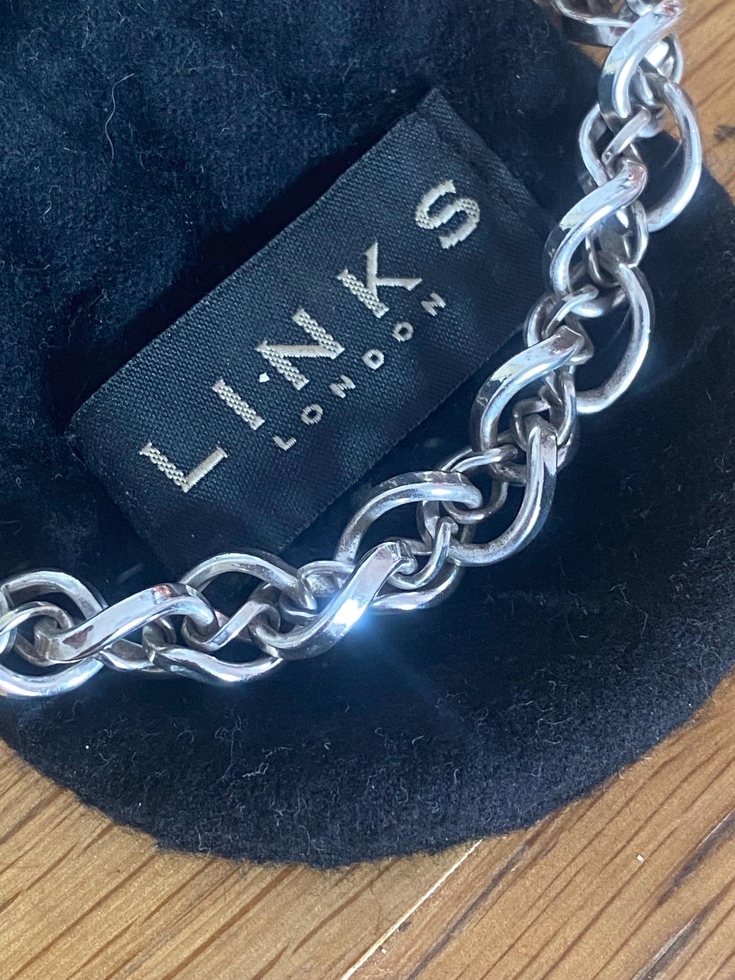 Rare heavy Genuine LINKS OF LONDON Hallmarked Silver infinity necklace With Box