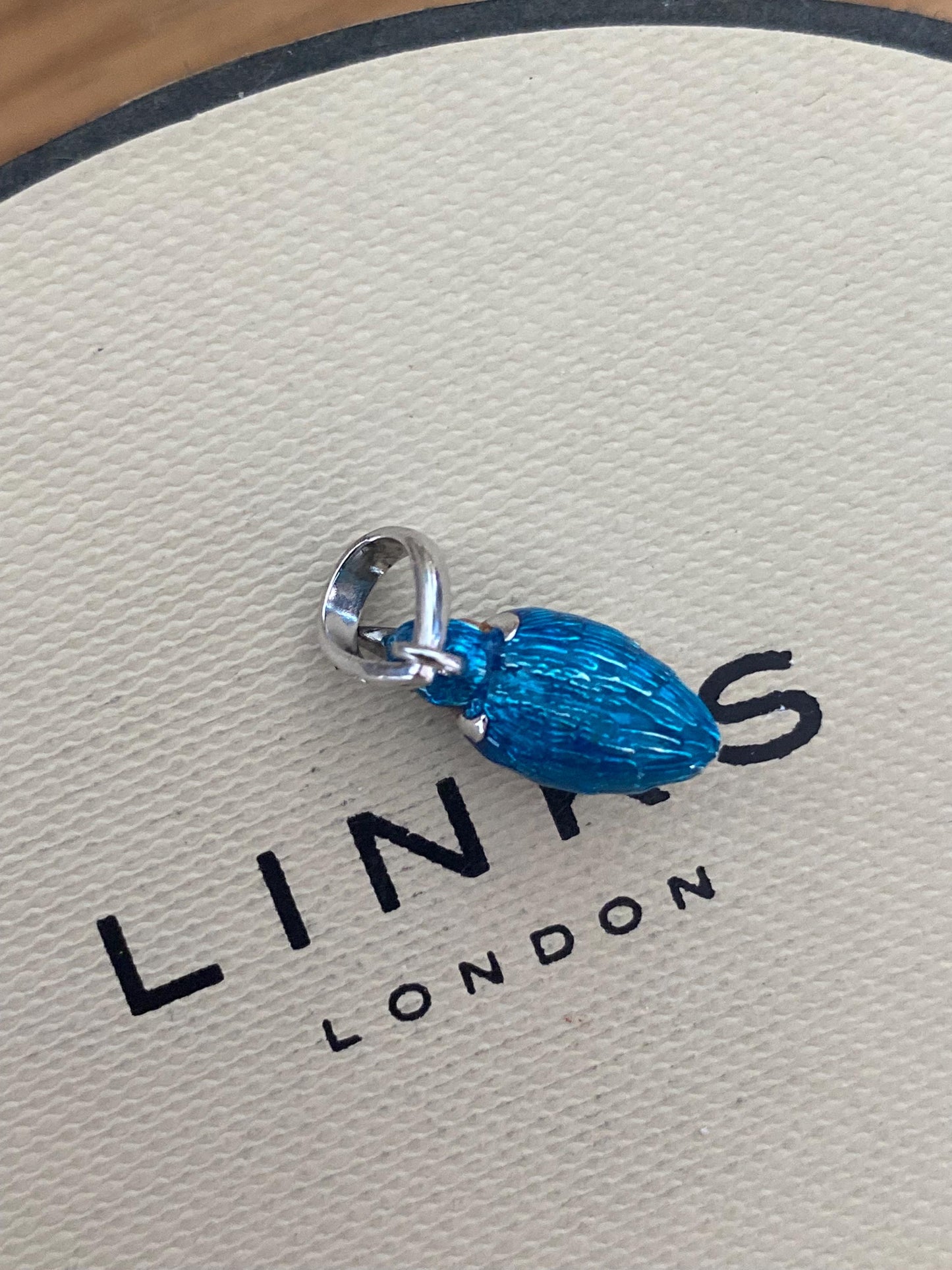 Brand new Absolutely stunning and extremely rare LINKS OF LONDON King Fisher Charm Pendant with Blue Enamel, genuine, boxed