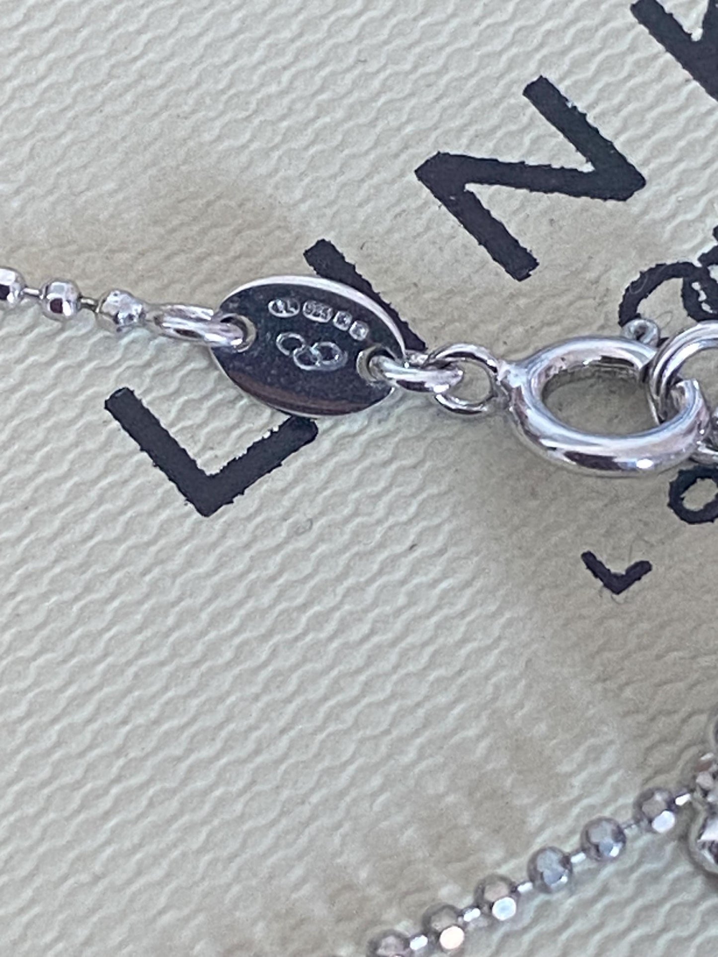 Stunning brand new LINKS OF LONDON Effervescence Petite Blue Diamond Necklace, with box