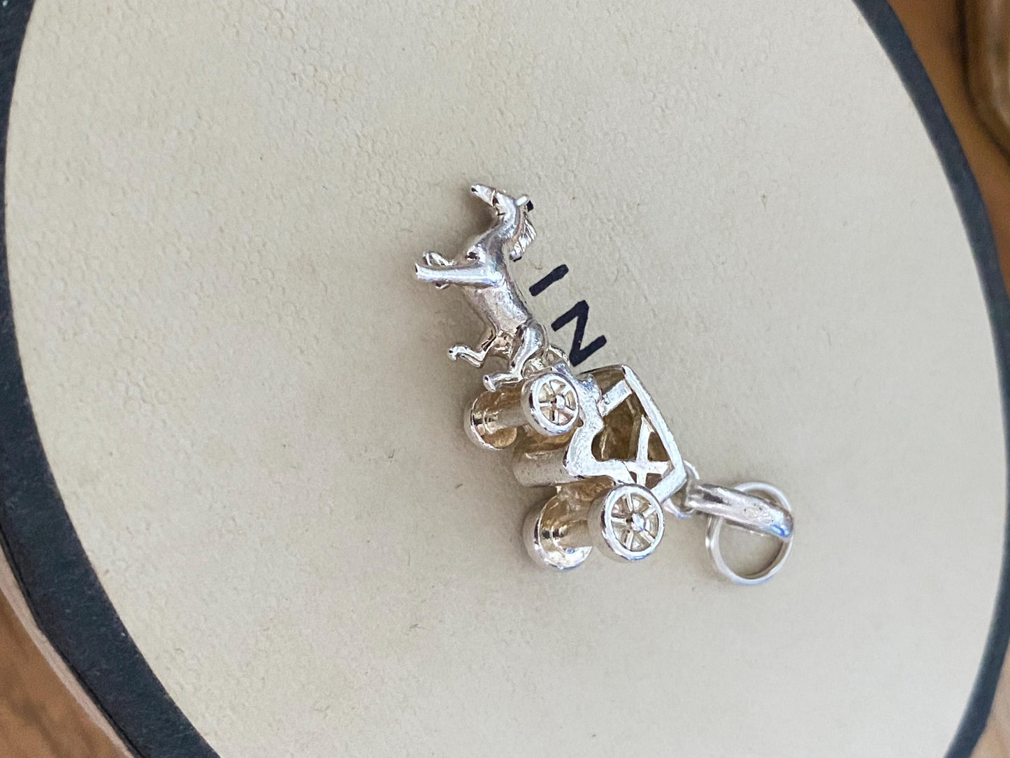 Beautiful Links of London Horse and carriage Charm, Sterling Silver, genuine, very rare