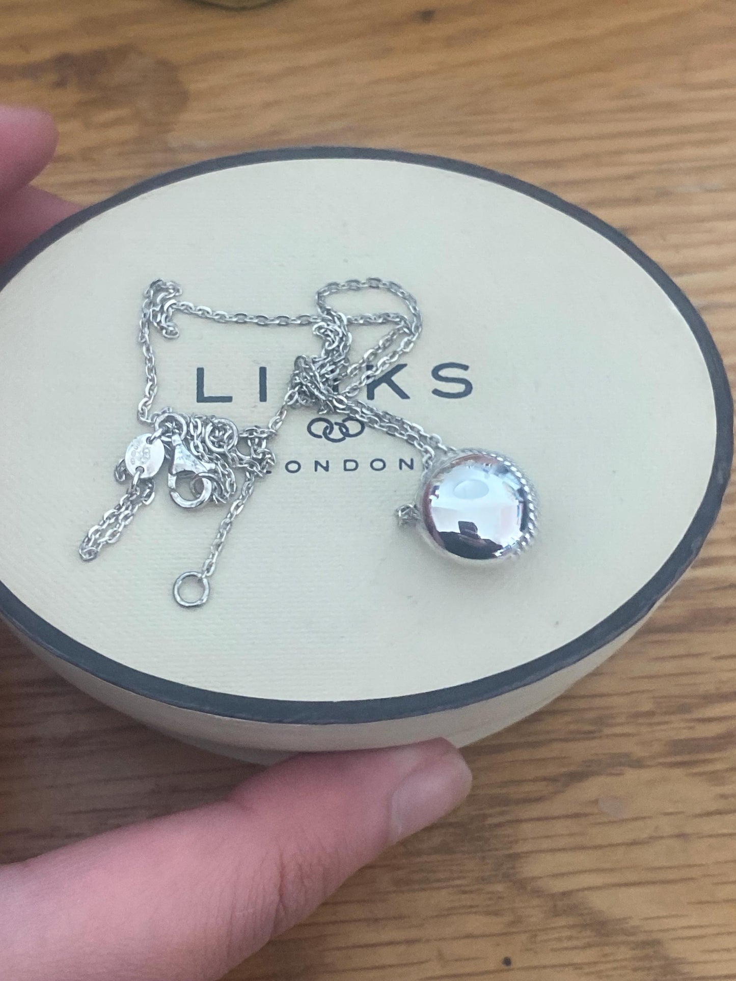 Beautiful brand new vintage rare links of London effervescence ball necklace, sterling silver, with box