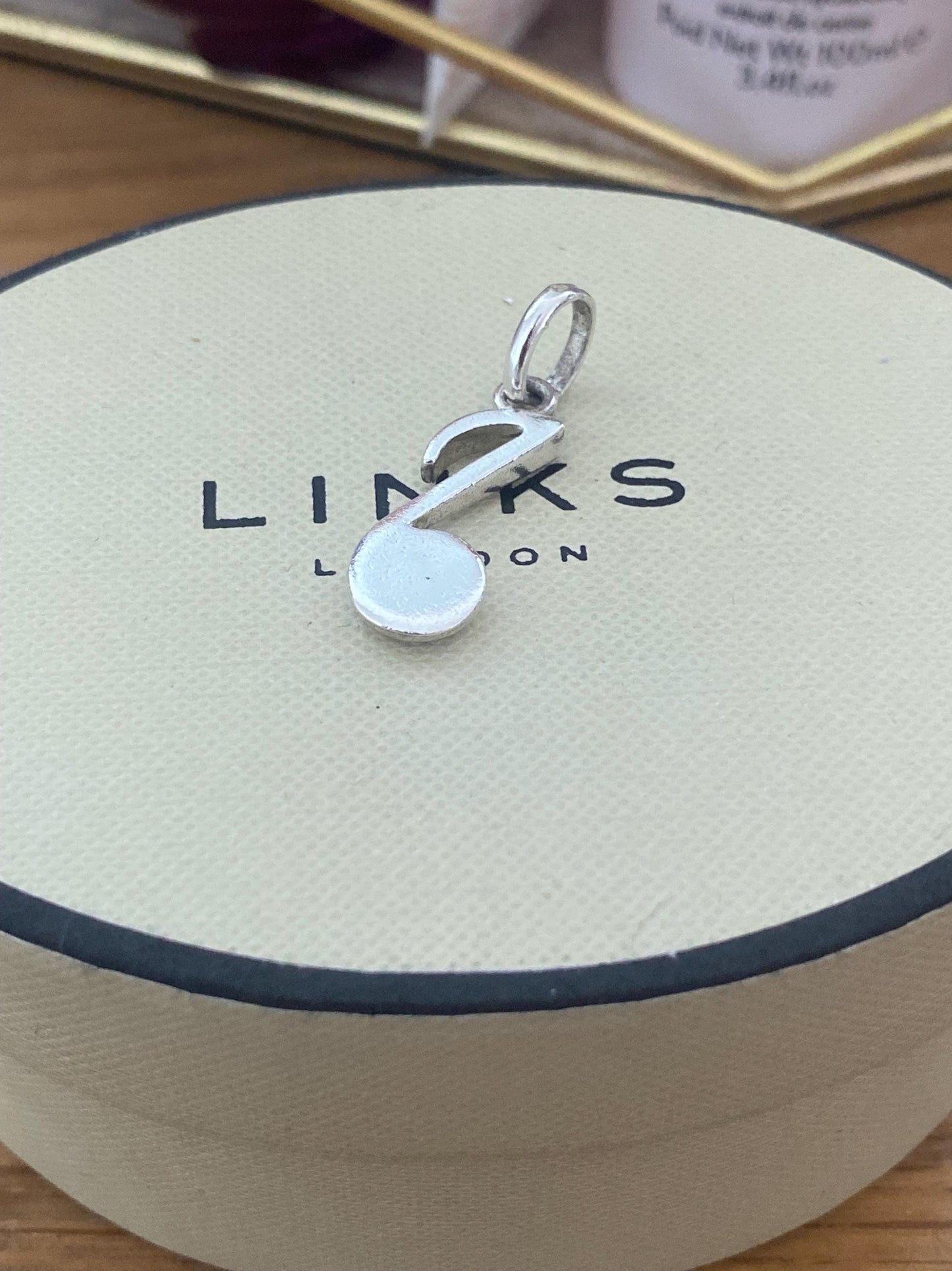 Gorgeous Links of London music note quaver Charm, Sterling Silver, Hallmarked, Fantastic Condition, Genuine