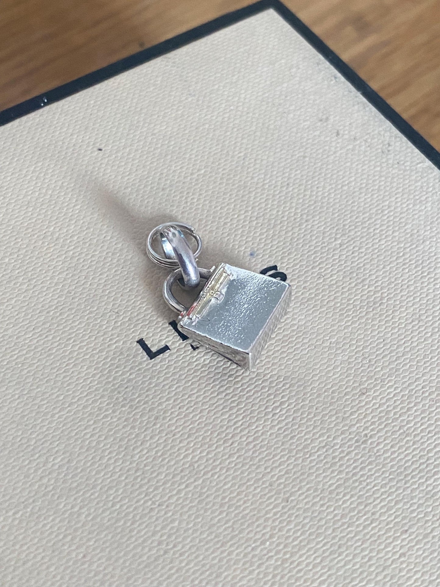Beautiful genuine rare hallmarked Links of London sterling silver bag charm