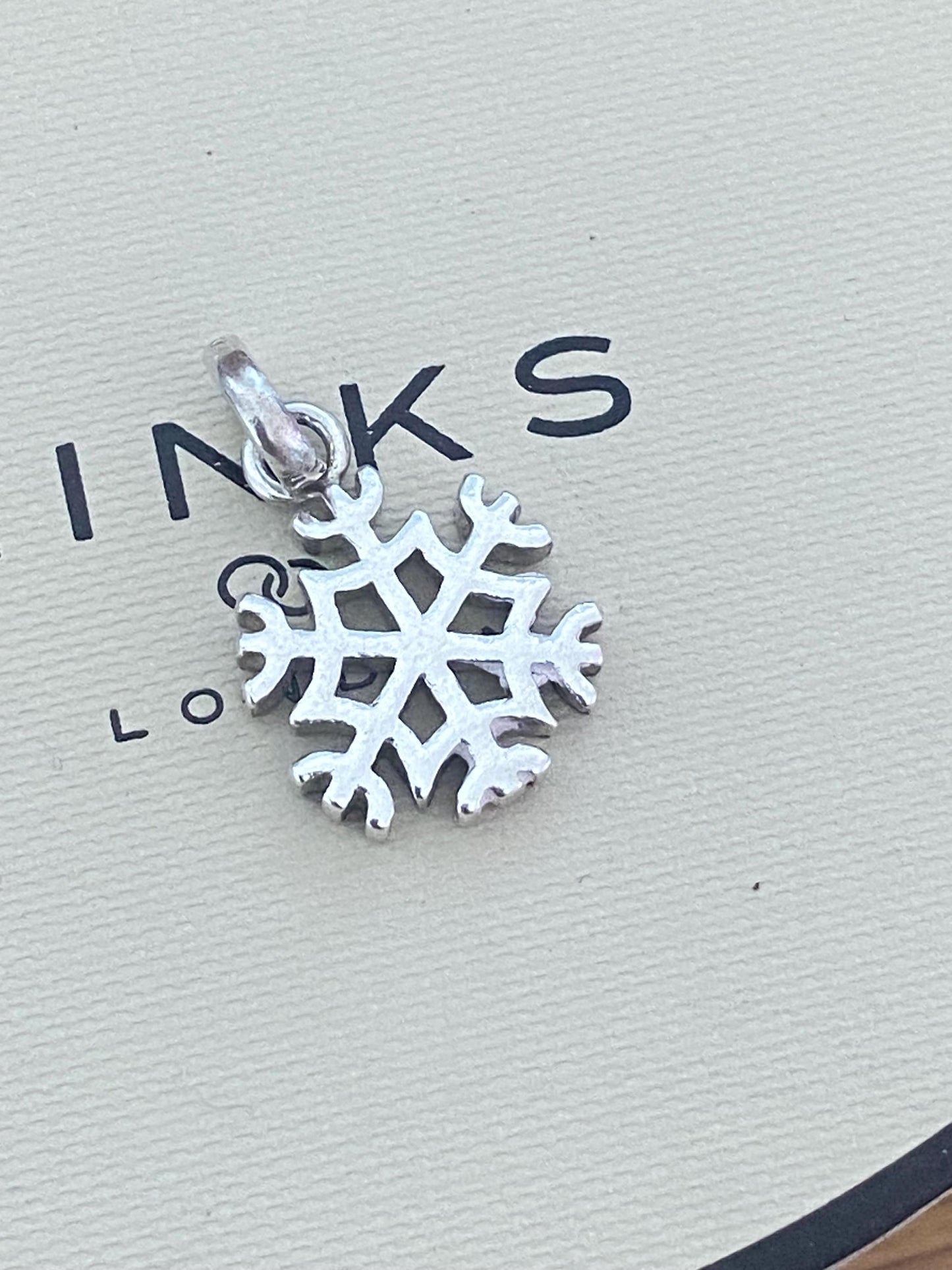 cute genuine rare Links of London sterling silver snowflake hallmarked charm