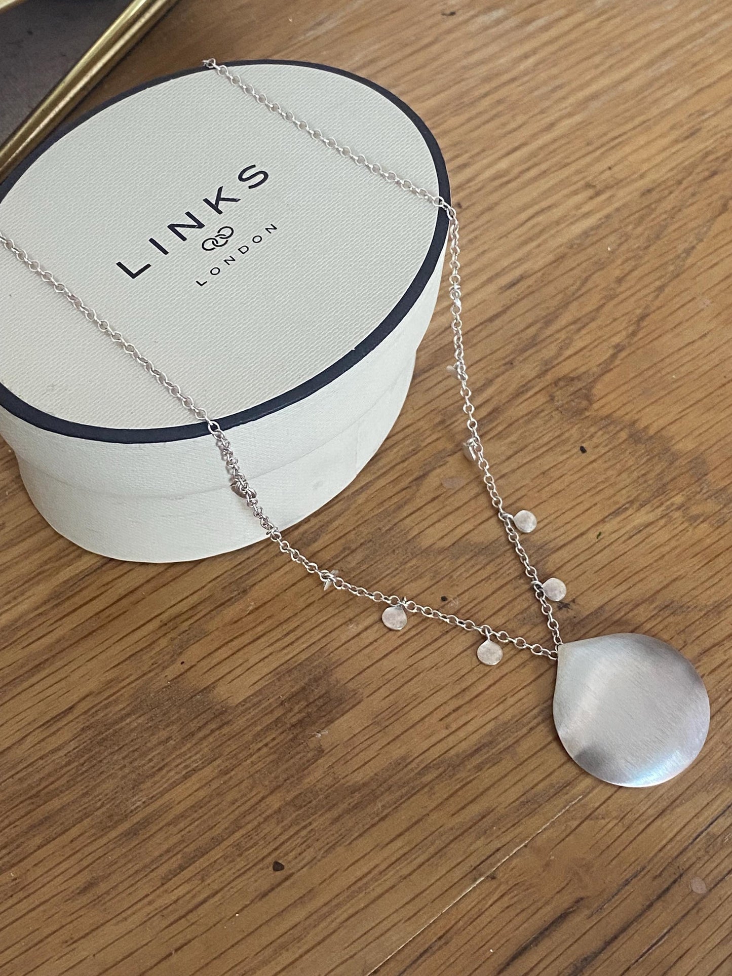 Beautiful rare LINKS OF LONDON moon Charm necklace, sterling silver