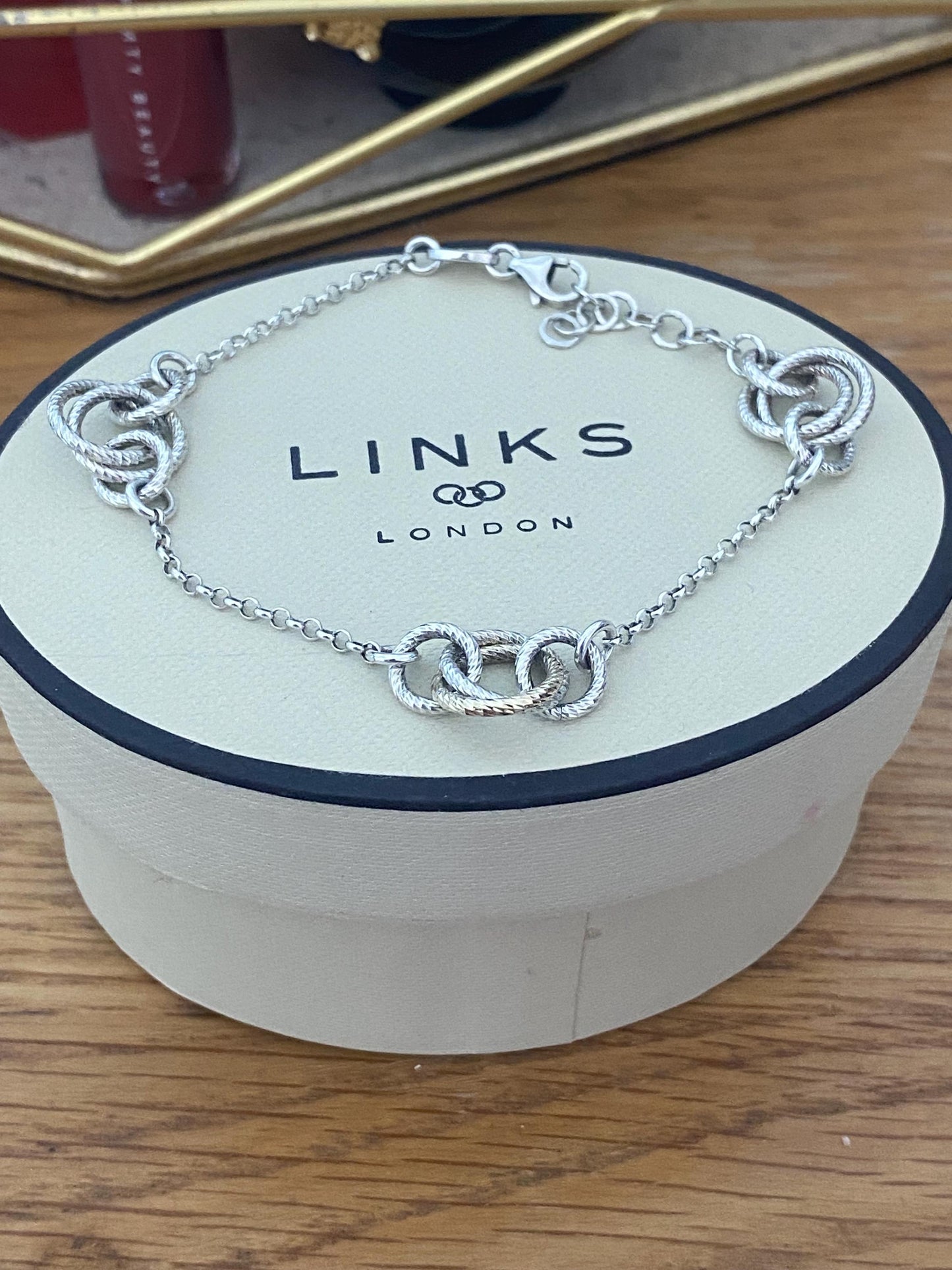 Stunning Links of London aroura bracelet, sterling silver, genuine