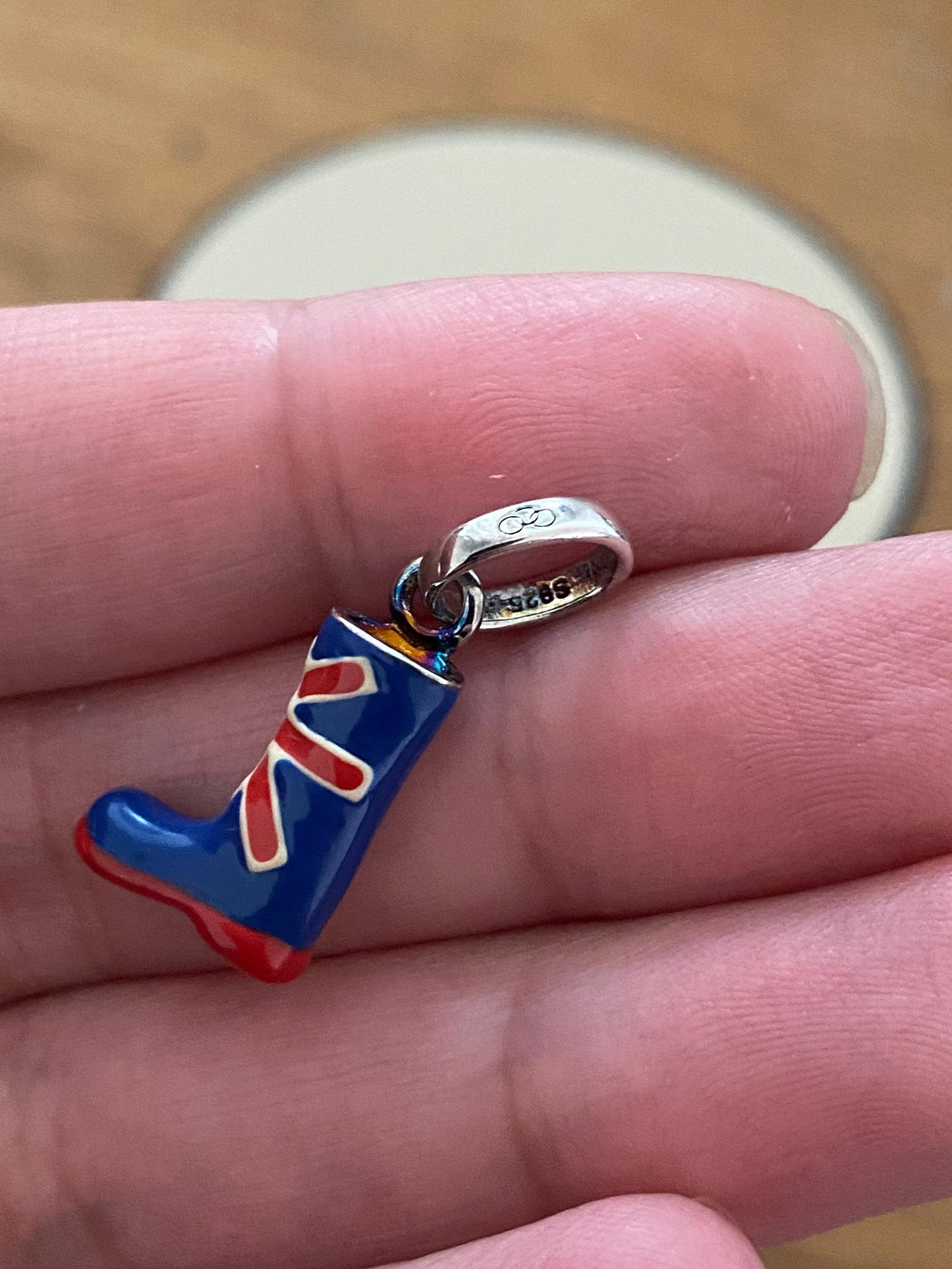 Beautiful Links of London welly boot with Union Jack enamel detailing charm, new conditon, sterling silver, very rare