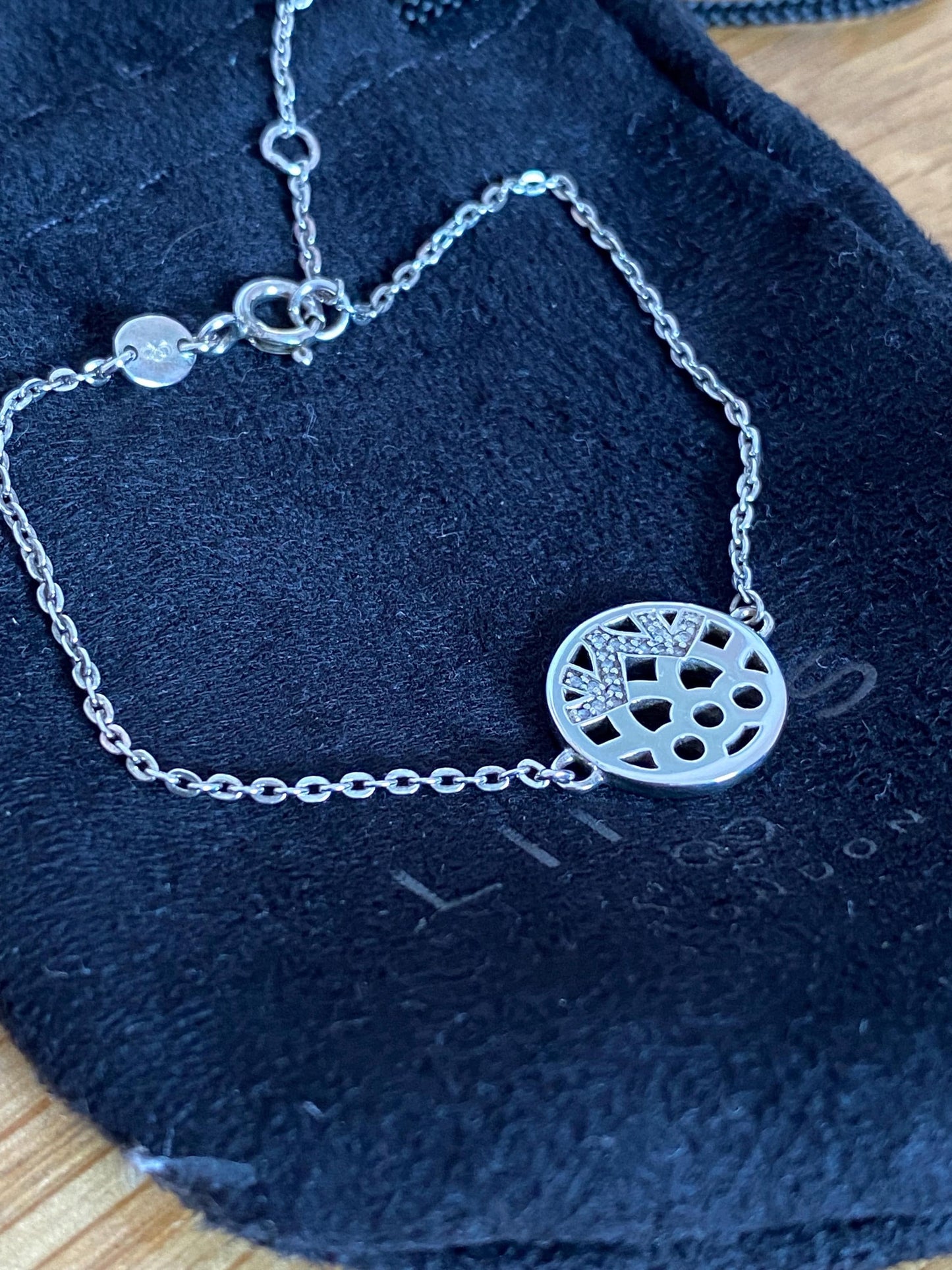 stunning Limited Edition Links of London Timeless Diamond Bracelet, lovely condition, with pouch