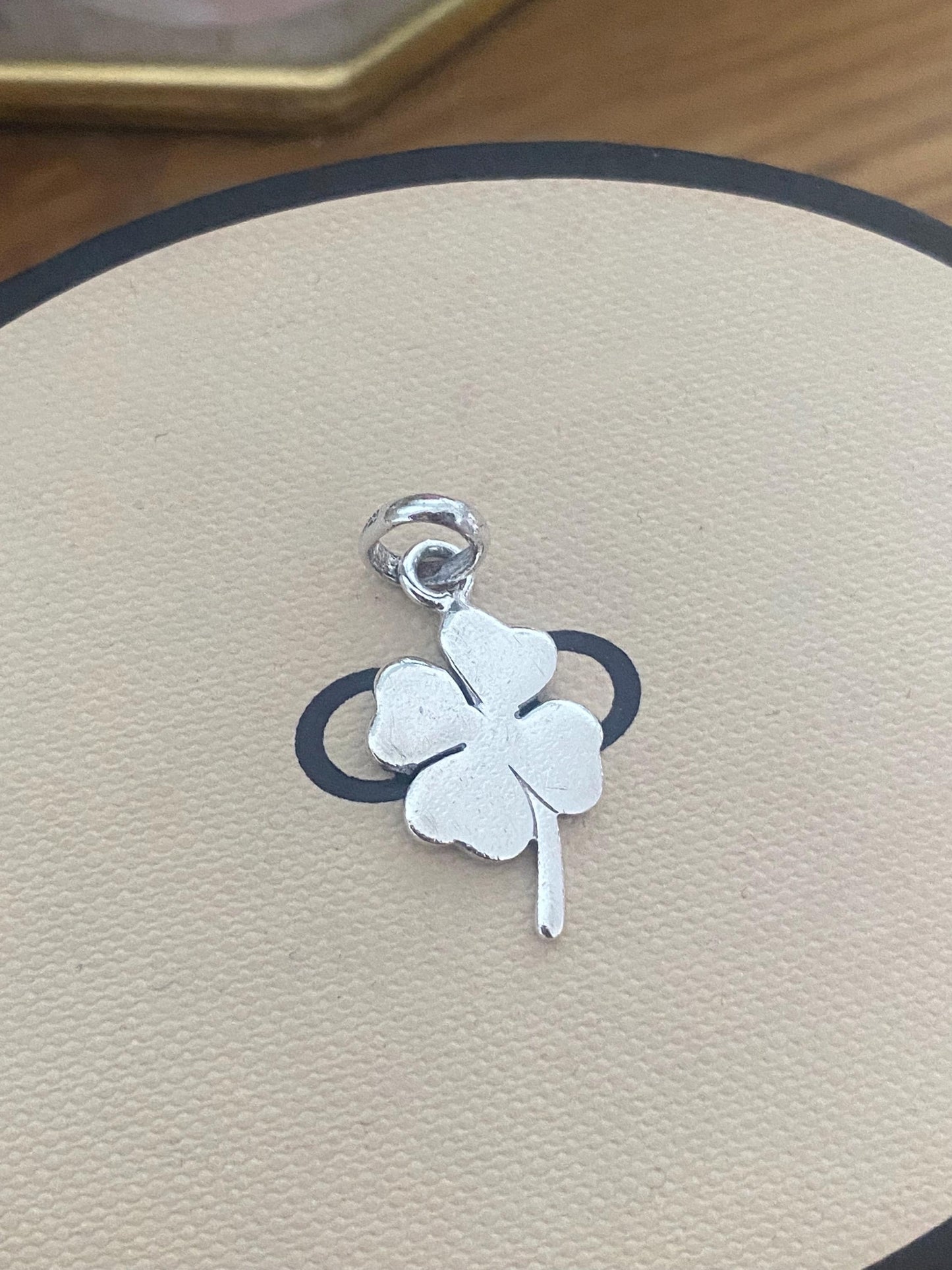 cute genuine rare Links of London sterling silver clover hallmarked charm