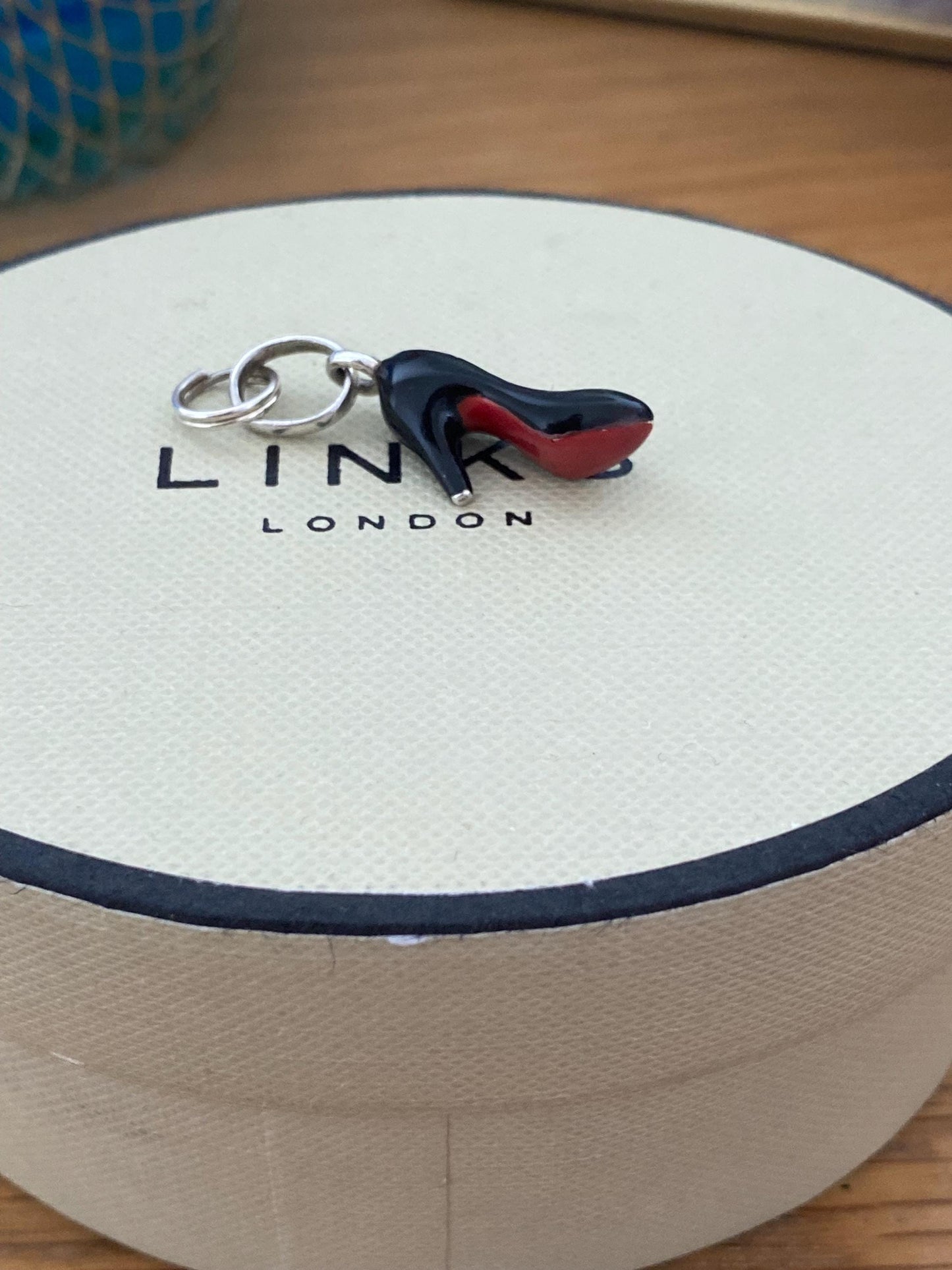 Beautiful vintage genuine rare hallmarked Links of London sterling silver and enamel heeled shoe charm