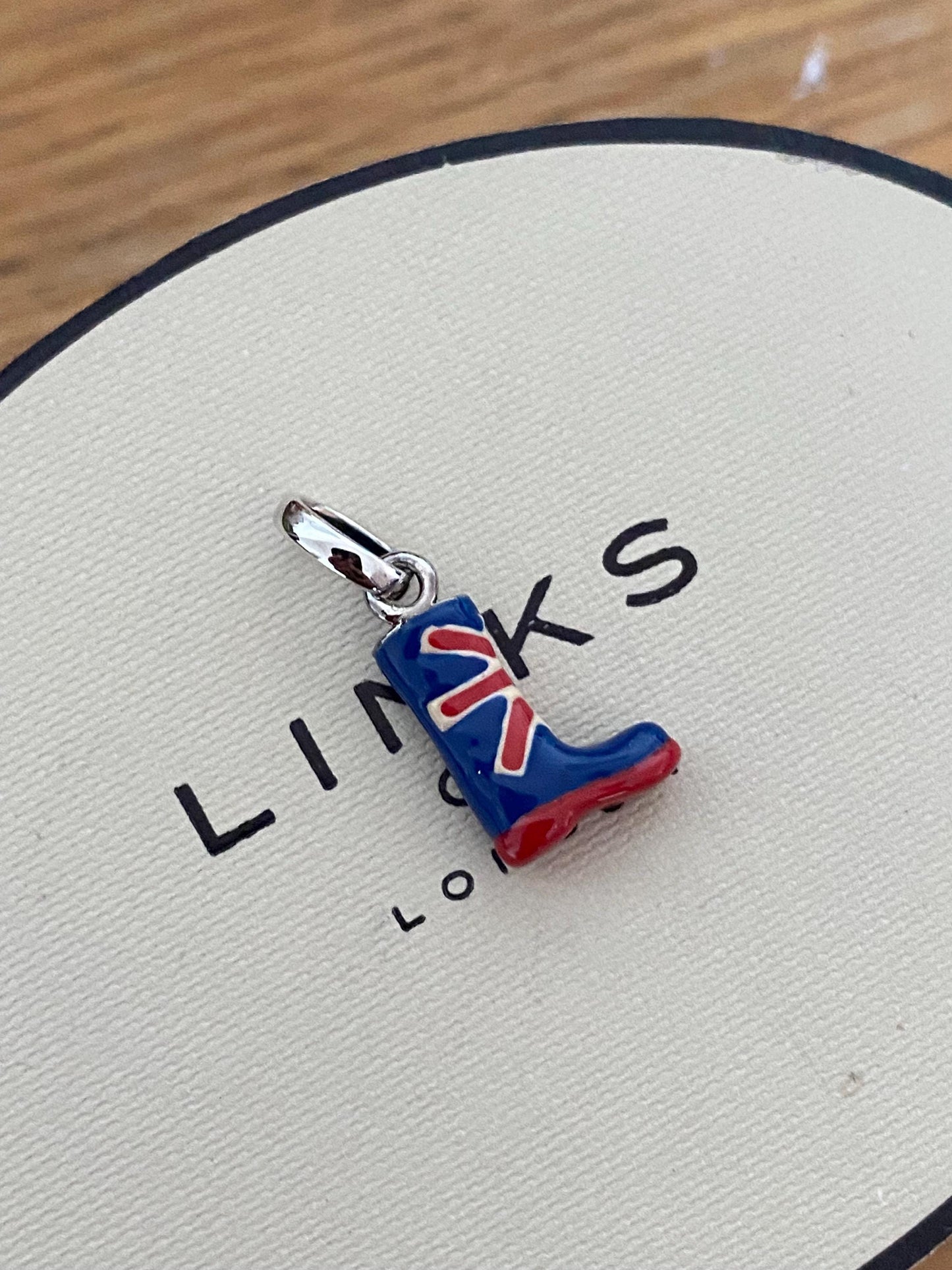 Beautiful Links of London welly boot with Union Jack enamel detailing charm, new conditon, sterling silver, very rare