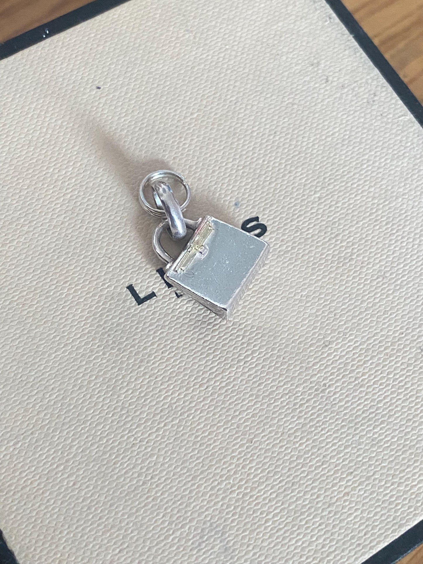 Beautiful genuine rare hallmarked Links of London sterling silver bag charm