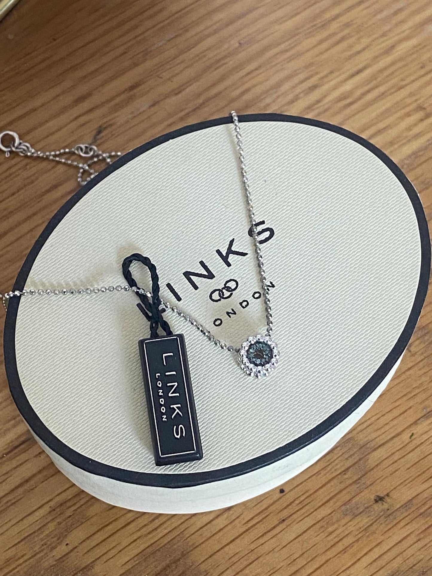 Stunning brand new LINKS OF LONDON Effervescence Petite Blue Diamond Necklace, with box