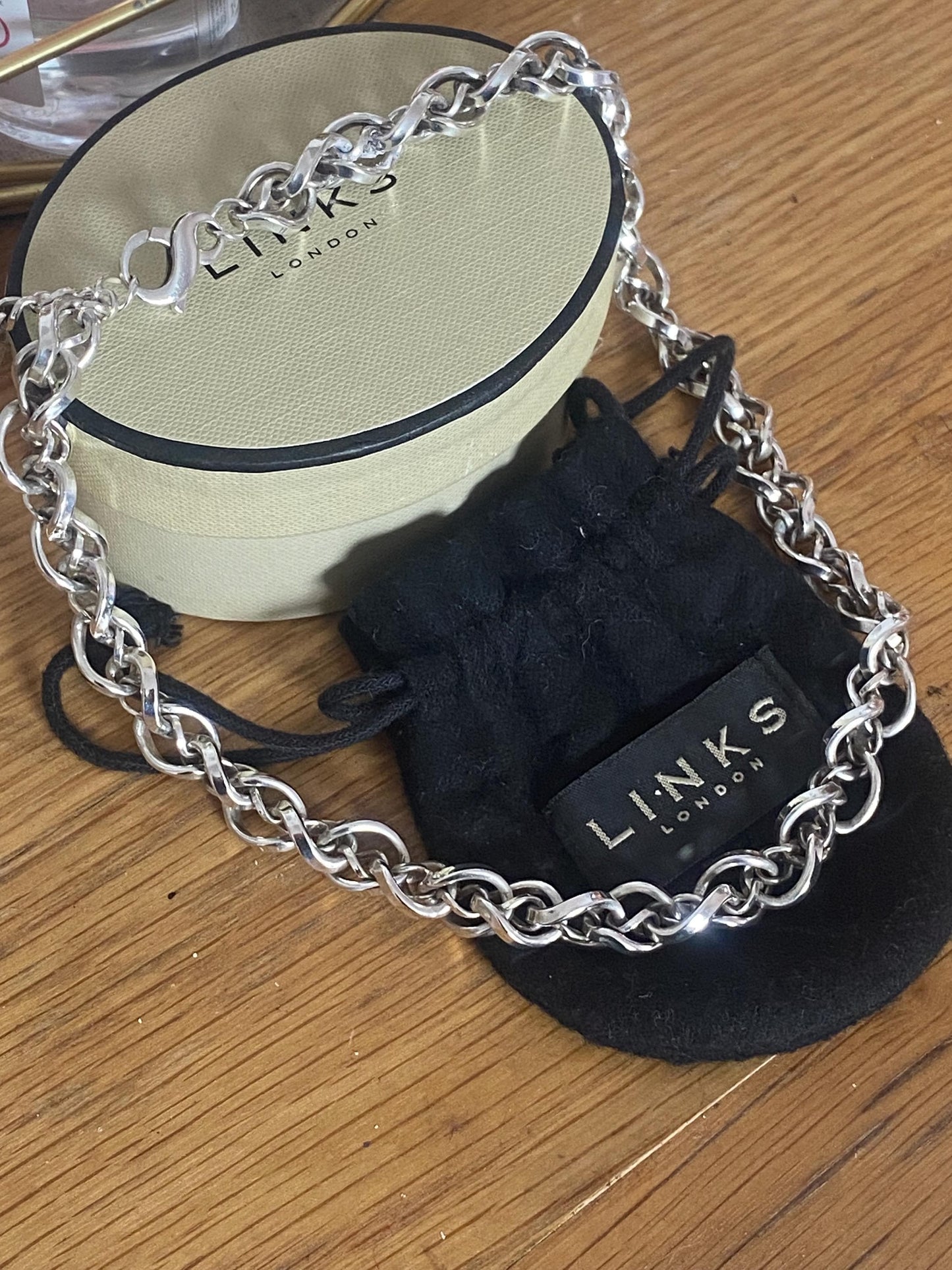 Rare heavy Genuine LINKS OF LONDON Hallmarked Silver infinity necklace With Box