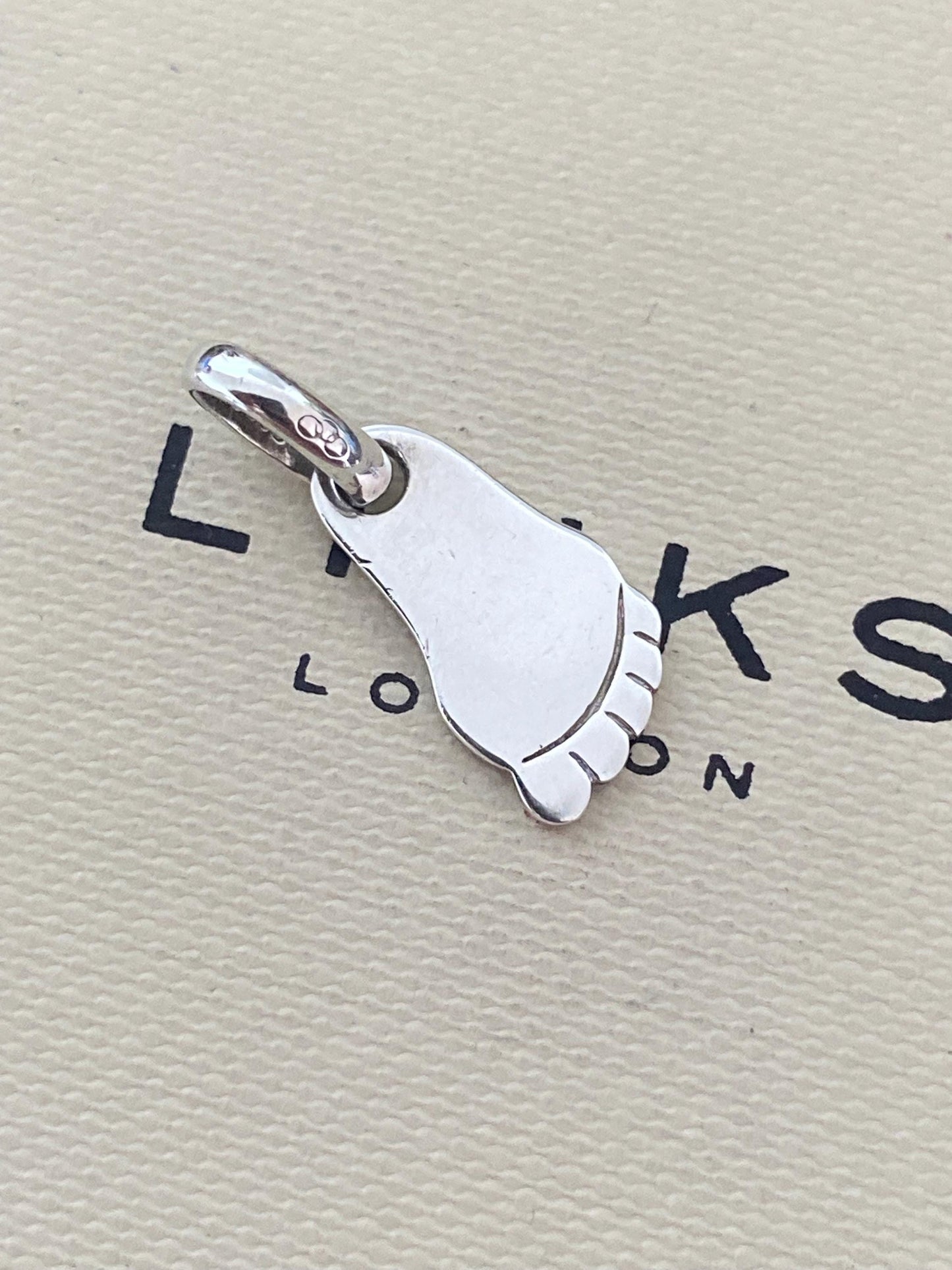 Beautiful Links of London sterling silver foot shaped first step charm, Genuine, Hallmarked