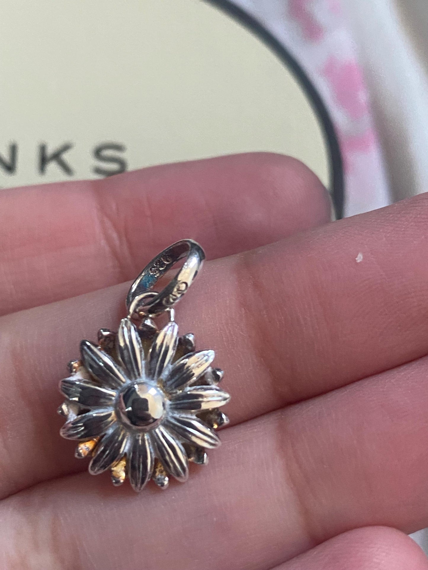 stunning Links of London daisy charm, sterling silver, yellow enamel, genuine
