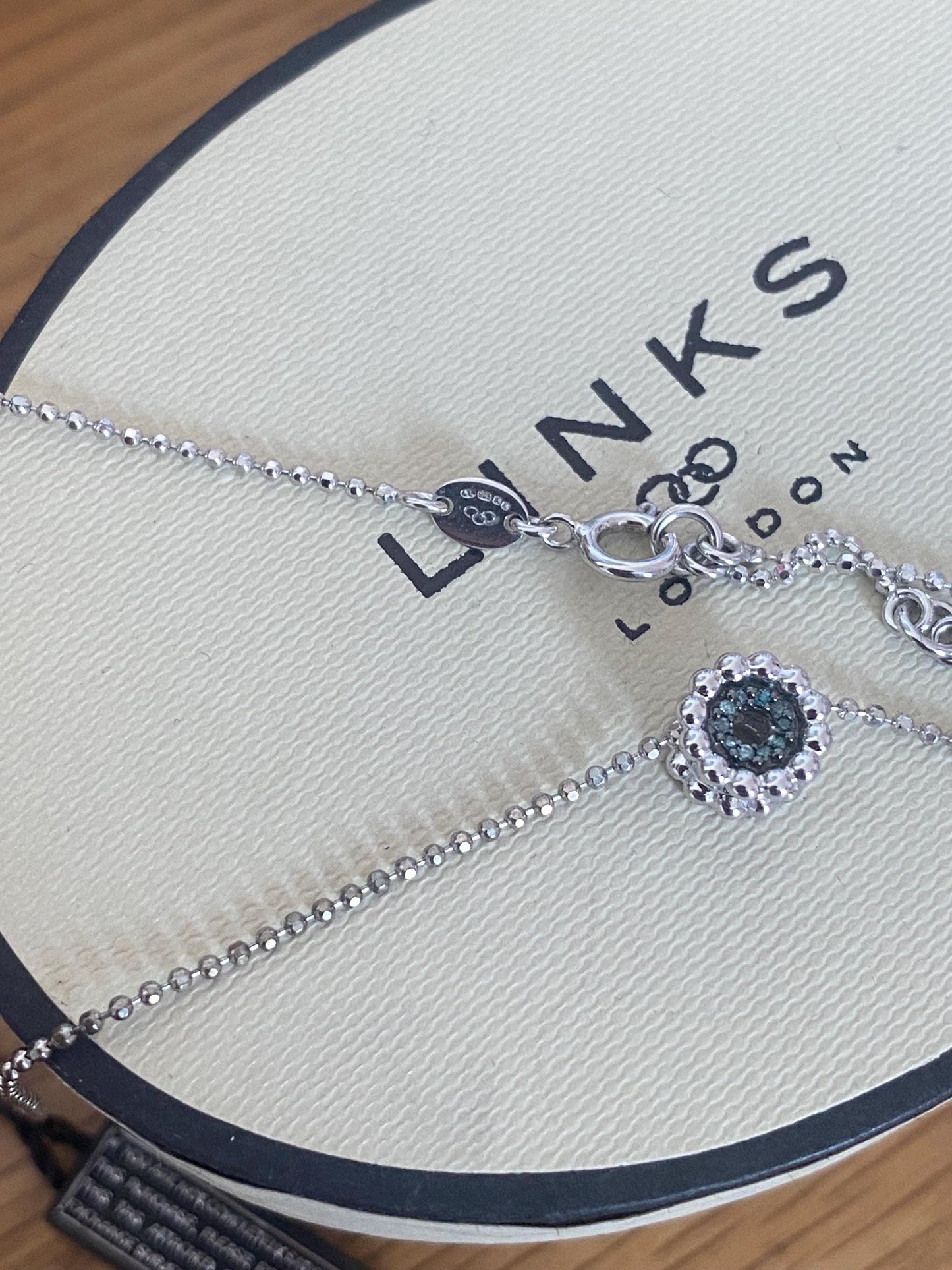 Stunning brand new LINKS OF LONDON Effervescence Petite Blue Diamond Necklace, with box