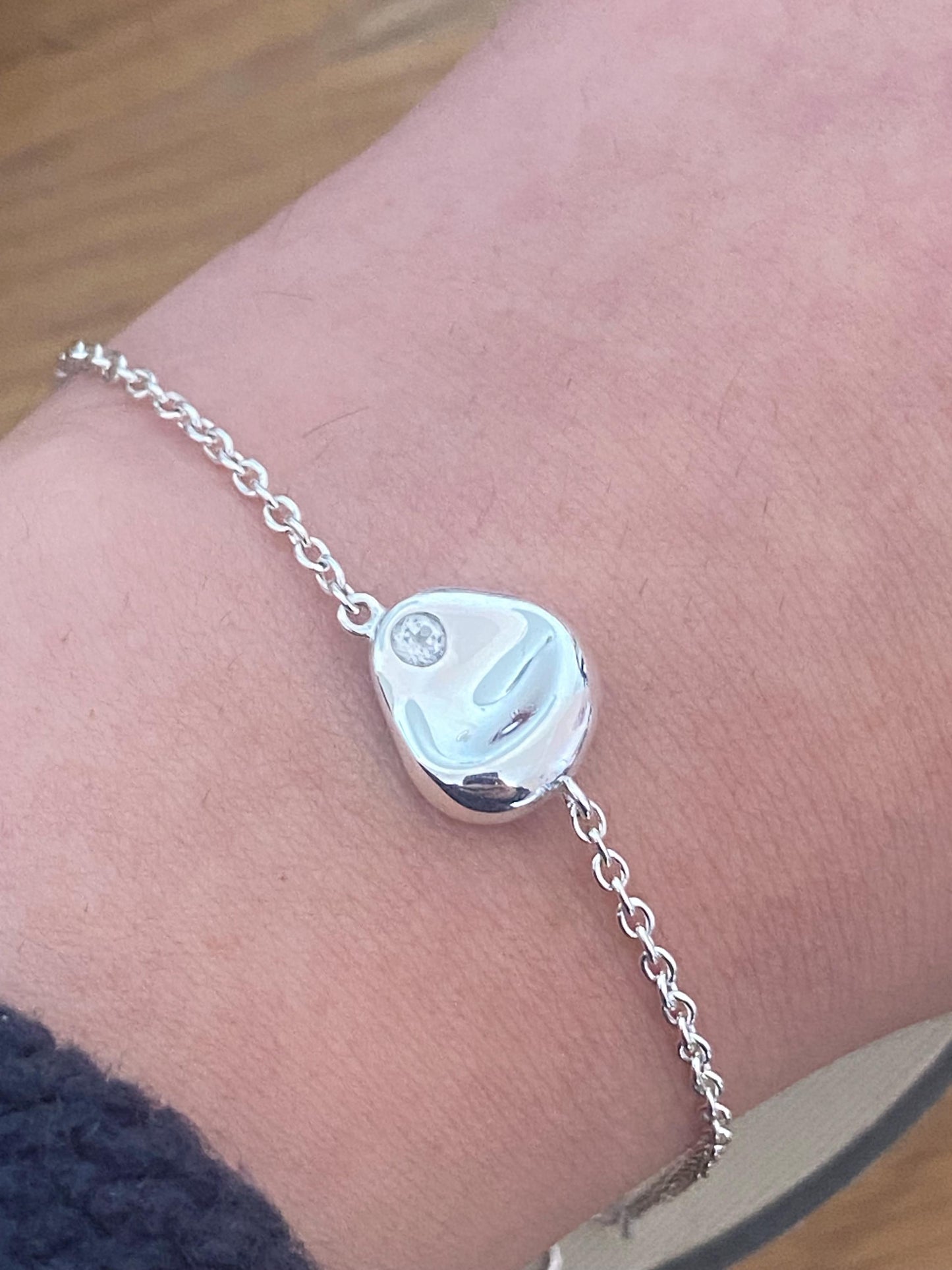 Beautiful brand new vintage very rare links of London pebble bracelet with clear stone, sterling silver