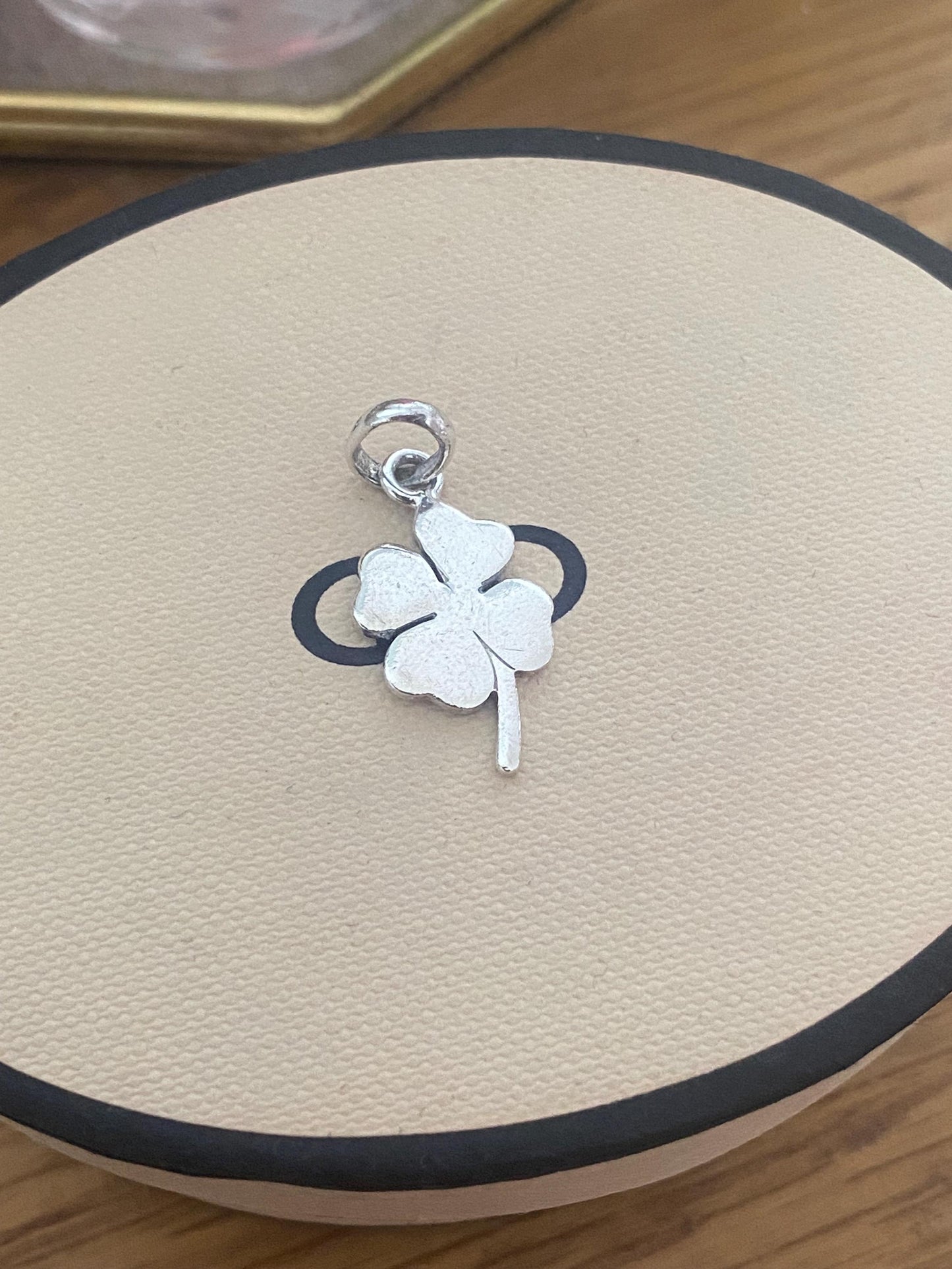 cute genuine rare Links of London sterling silver clover hallmarked charm