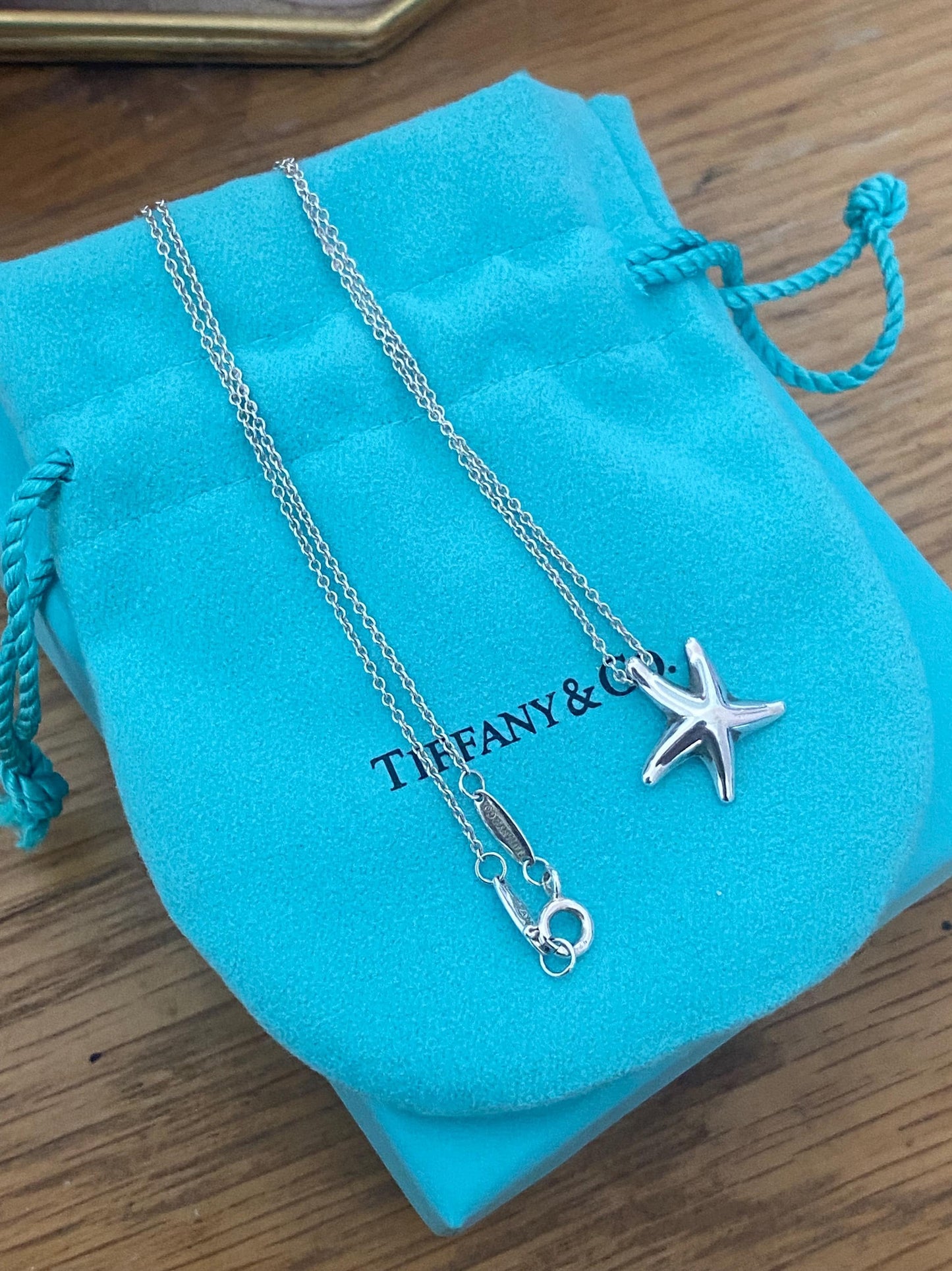 Tiffany & Co Elsa Peretti starfish sterling silver genuine necklace, with box