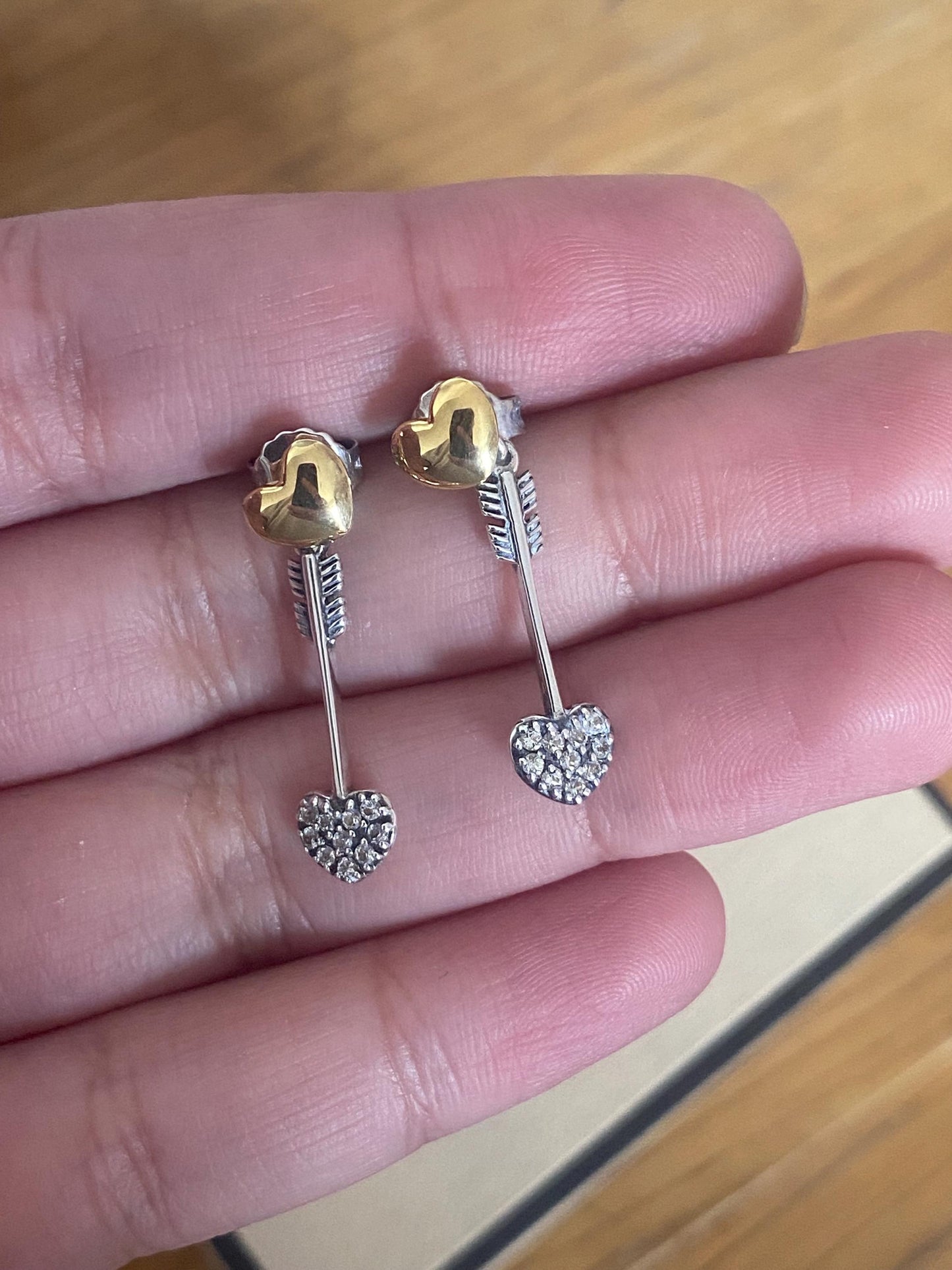 Stunning and very Rare Links of London Sapphire Lovestruck Drop Earrings, Sterling Silver, Hallmarked, Stamped, Boxed