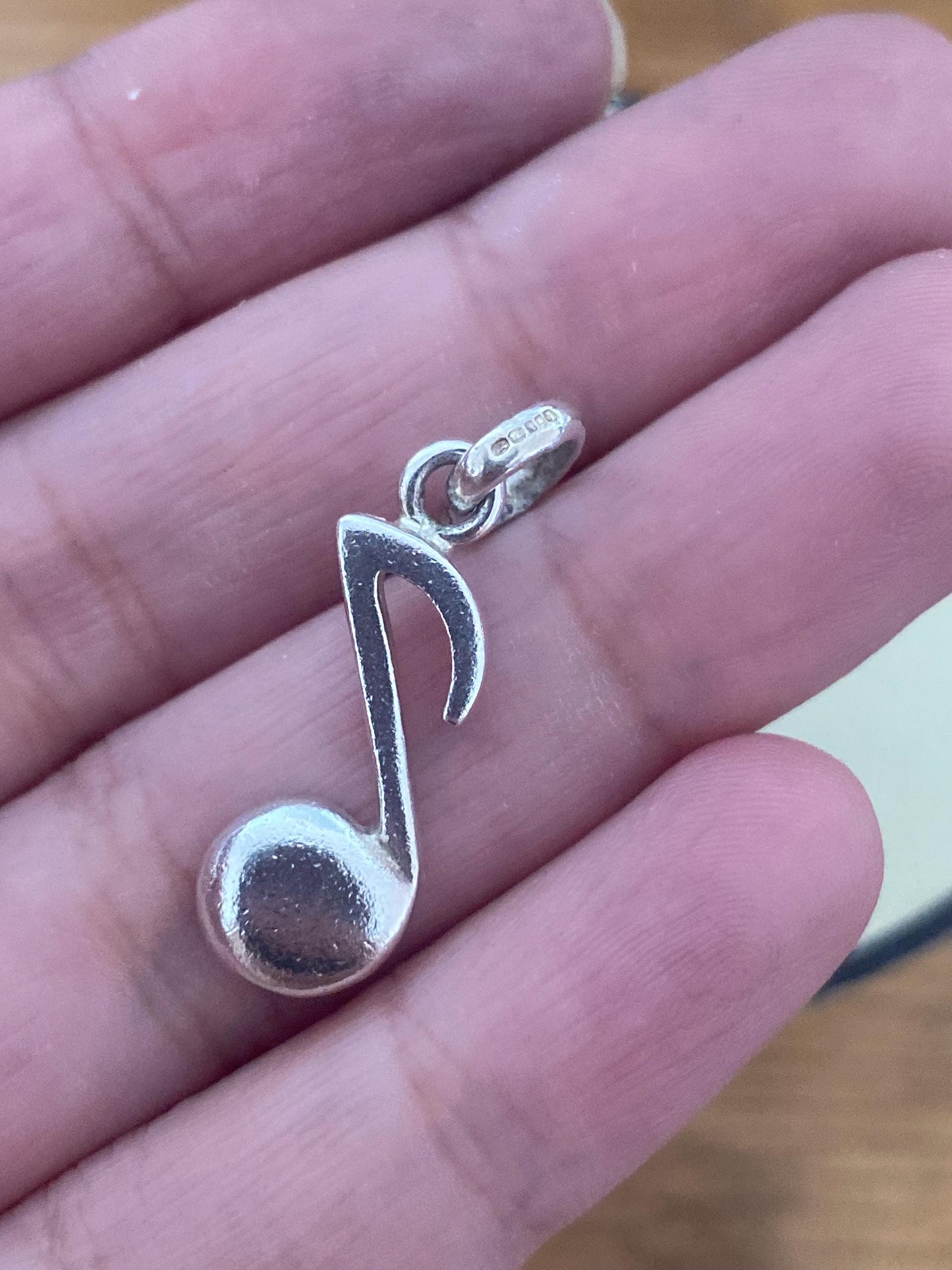 Gorgeous Links of London music note quaver Charm, Sterling Silver, Hallmarked, Fantastic Condition, Genuine