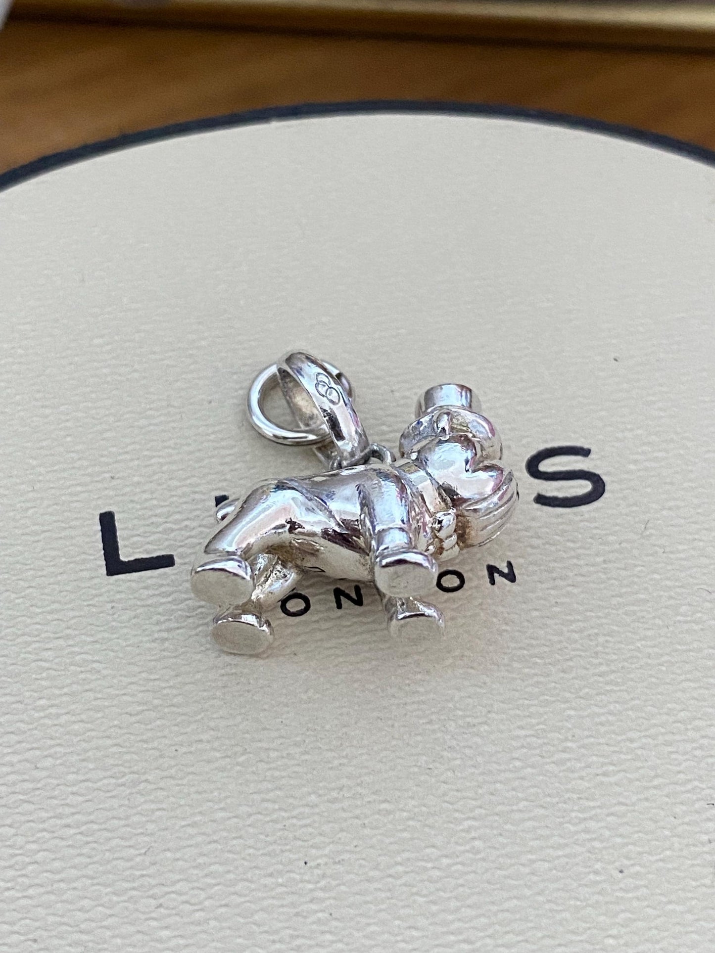 Super cute Links of London British Bull Dog In Top Hat Charm Links Of London, Genuine, Assay Hallmarked