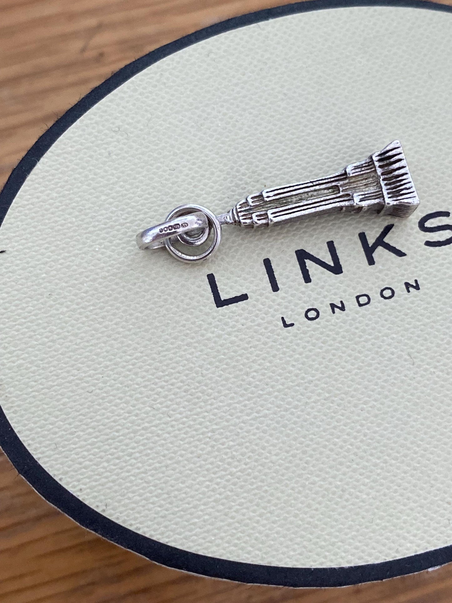 Beautiful genuine rare hallmarked Links of London sterling silver Empire State Building charm