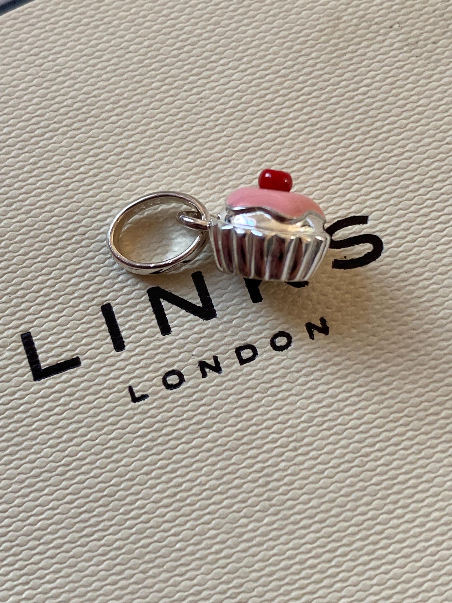 Cute genuine rare Links of London cupcake enamel and silver hallmarked charm