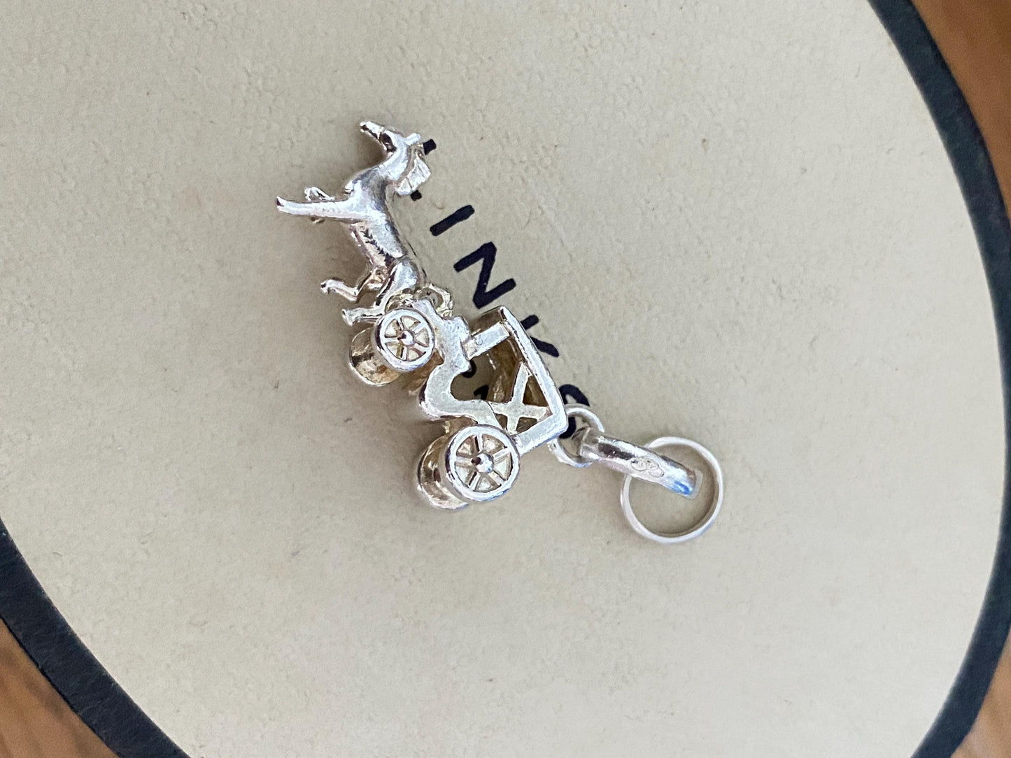 Beautiful Links of London Horse and carriage Charm, Sterling Silver, genuine, very rare