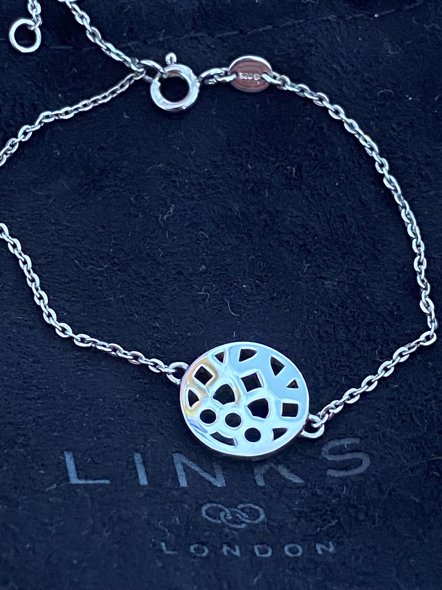 stunning Limited Edition Links of London Timeless Diamond Bracelet, lovely condition, with pouch