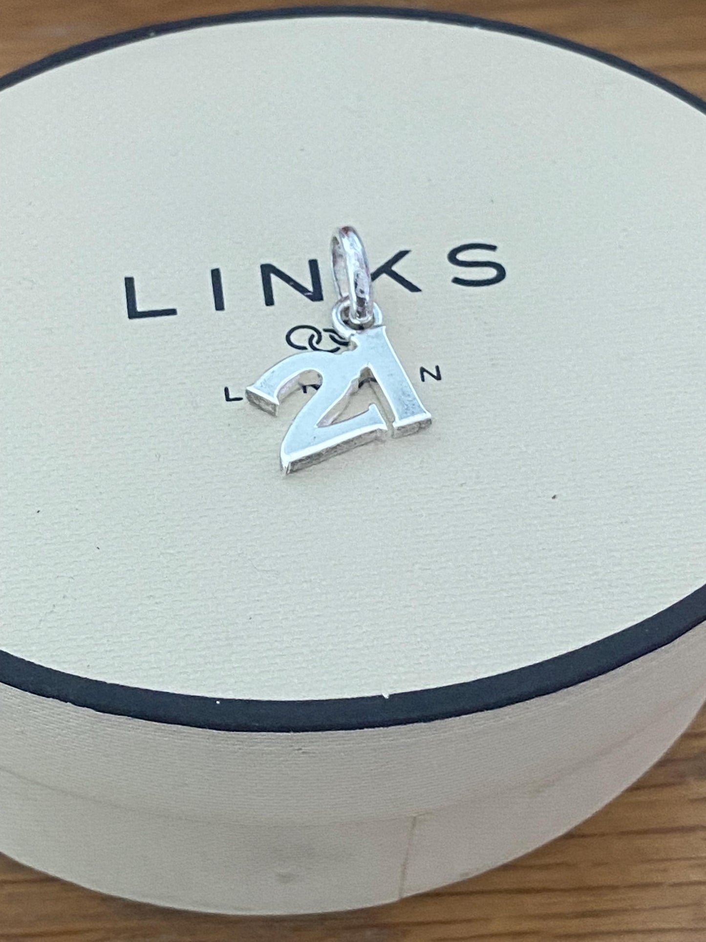 Beautiful genuine rare Links of London sterling silver number ‘21’ charm